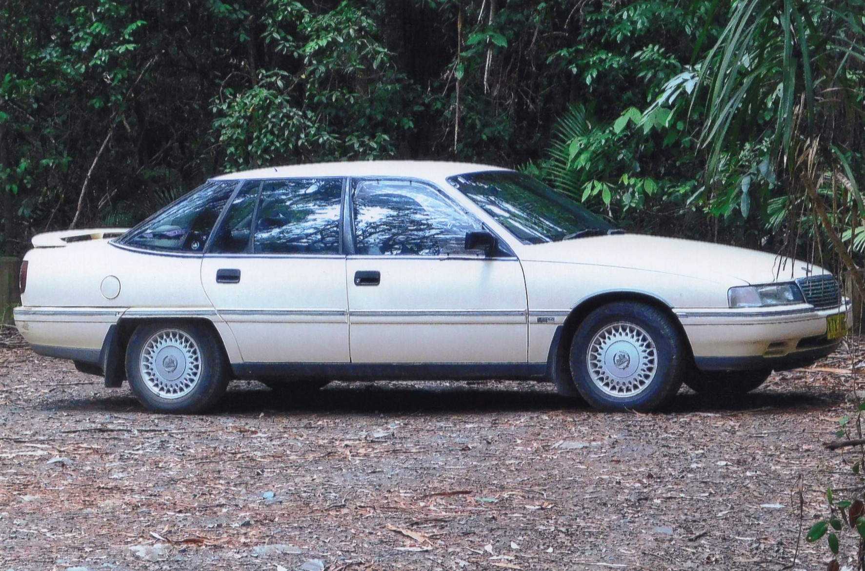 1990 HOLDEN STATESMAN VQ SEDAN