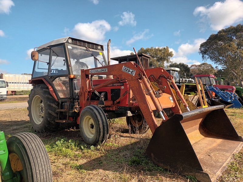 Zetor 7211 FEL Tractor