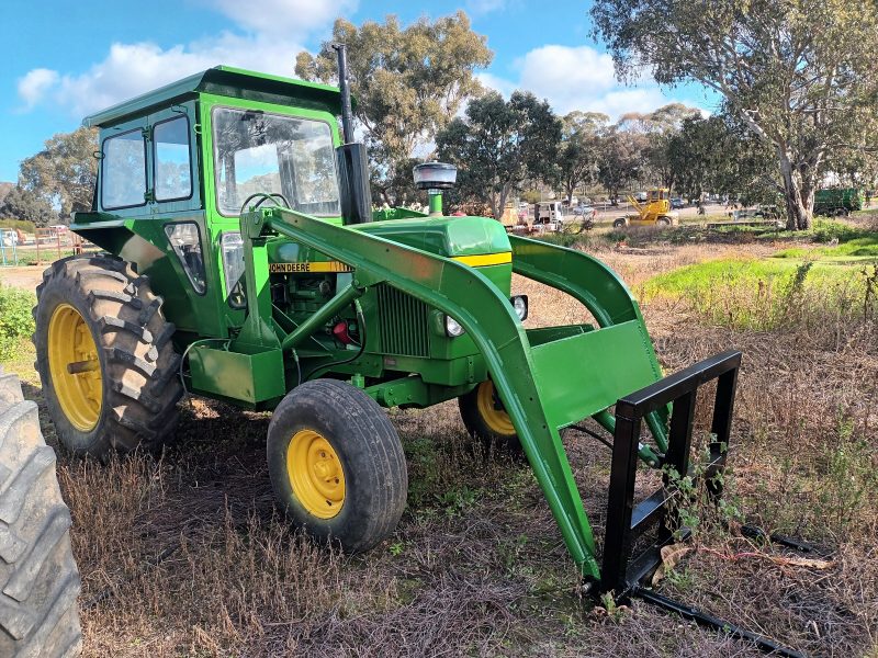 John Deere 3130 FEL Tractor