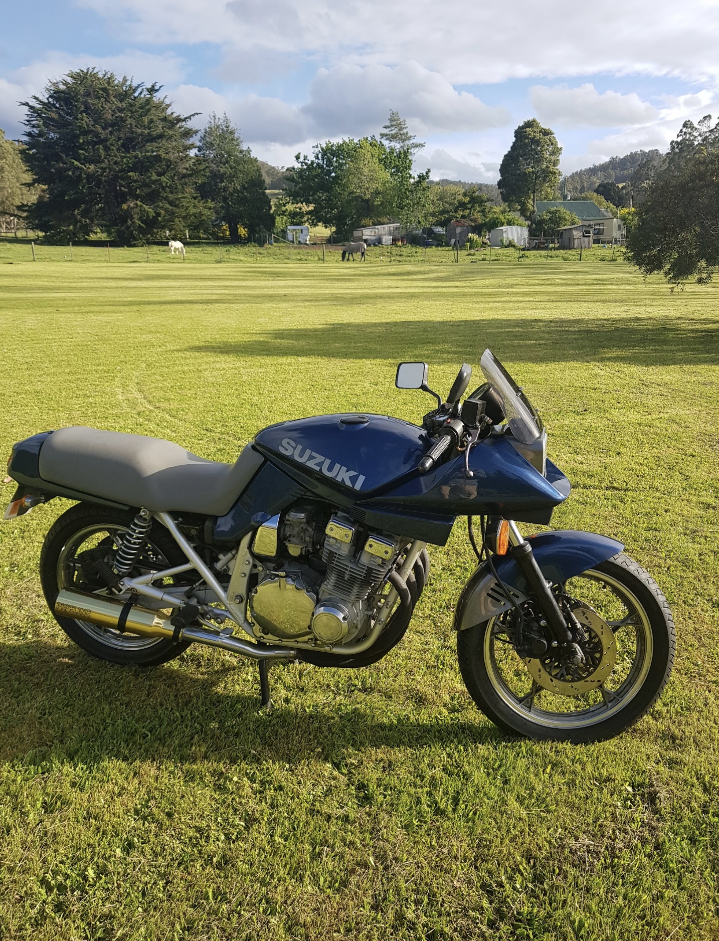 1982 SUZUKI GZX750SZ KATANA ROAD