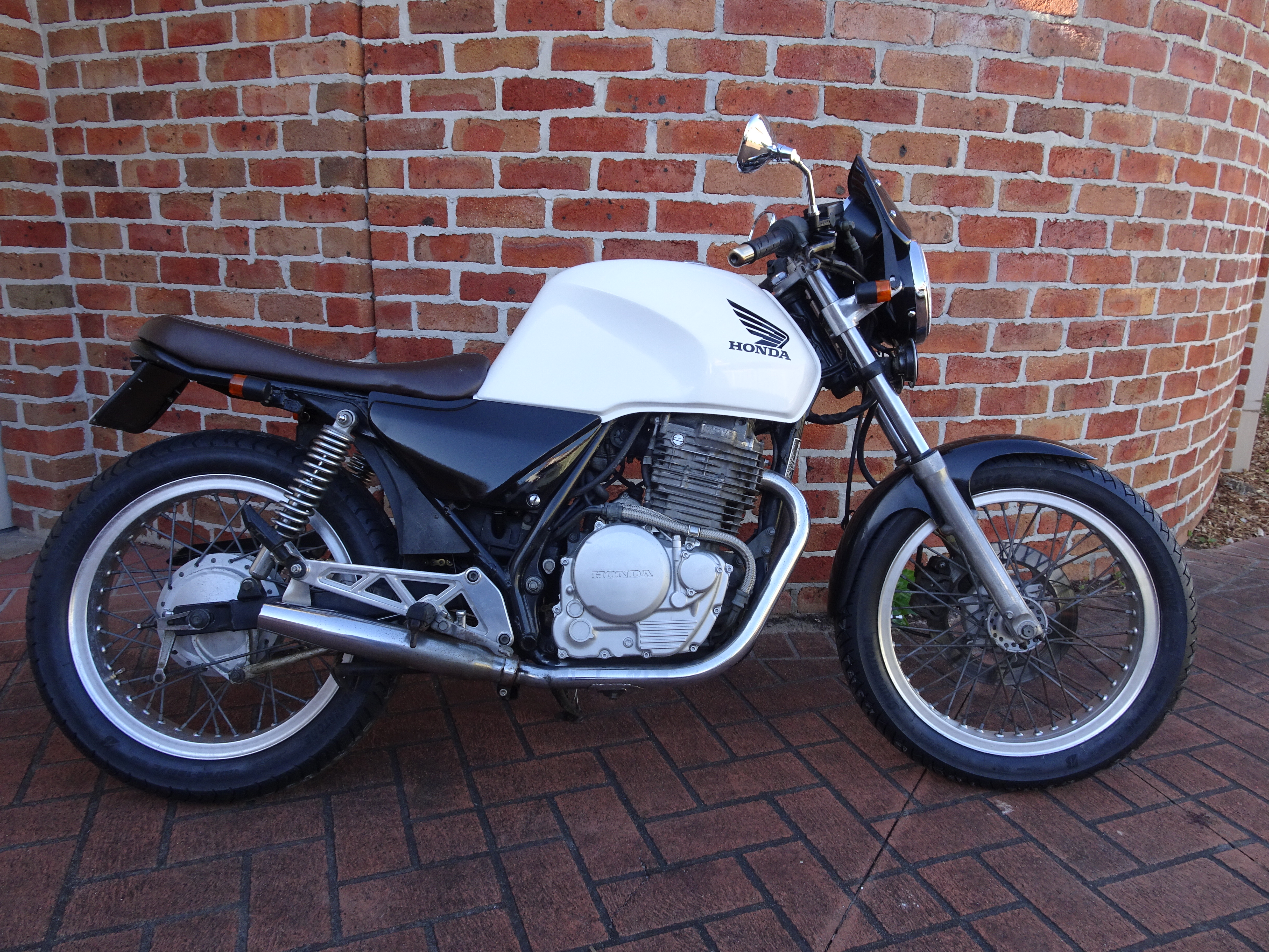 1987 HONDA XBR500 CAFE RACER