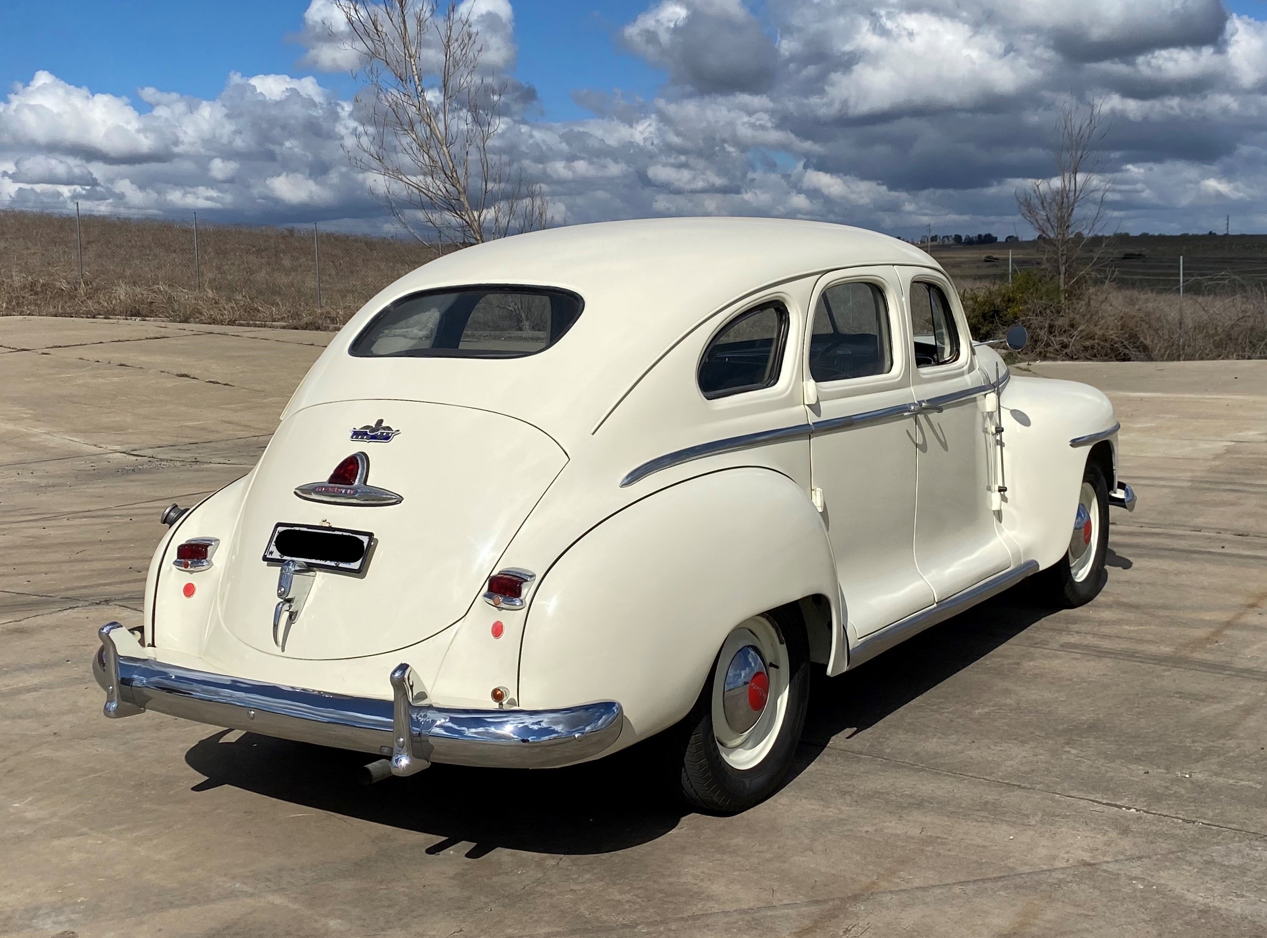 1946 DESOTO SPECIAL DELUXE SEDAN