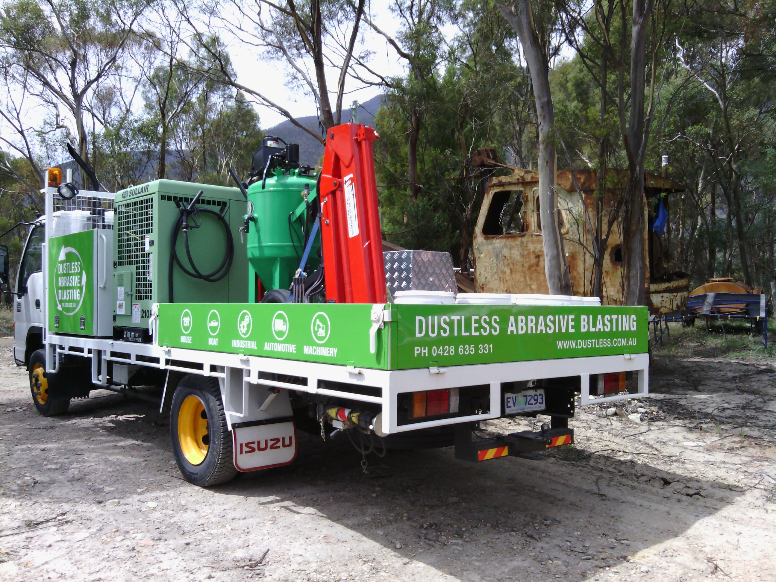 2002 ISUZU NPR 300 ABRASIVE BLASTING UNIT