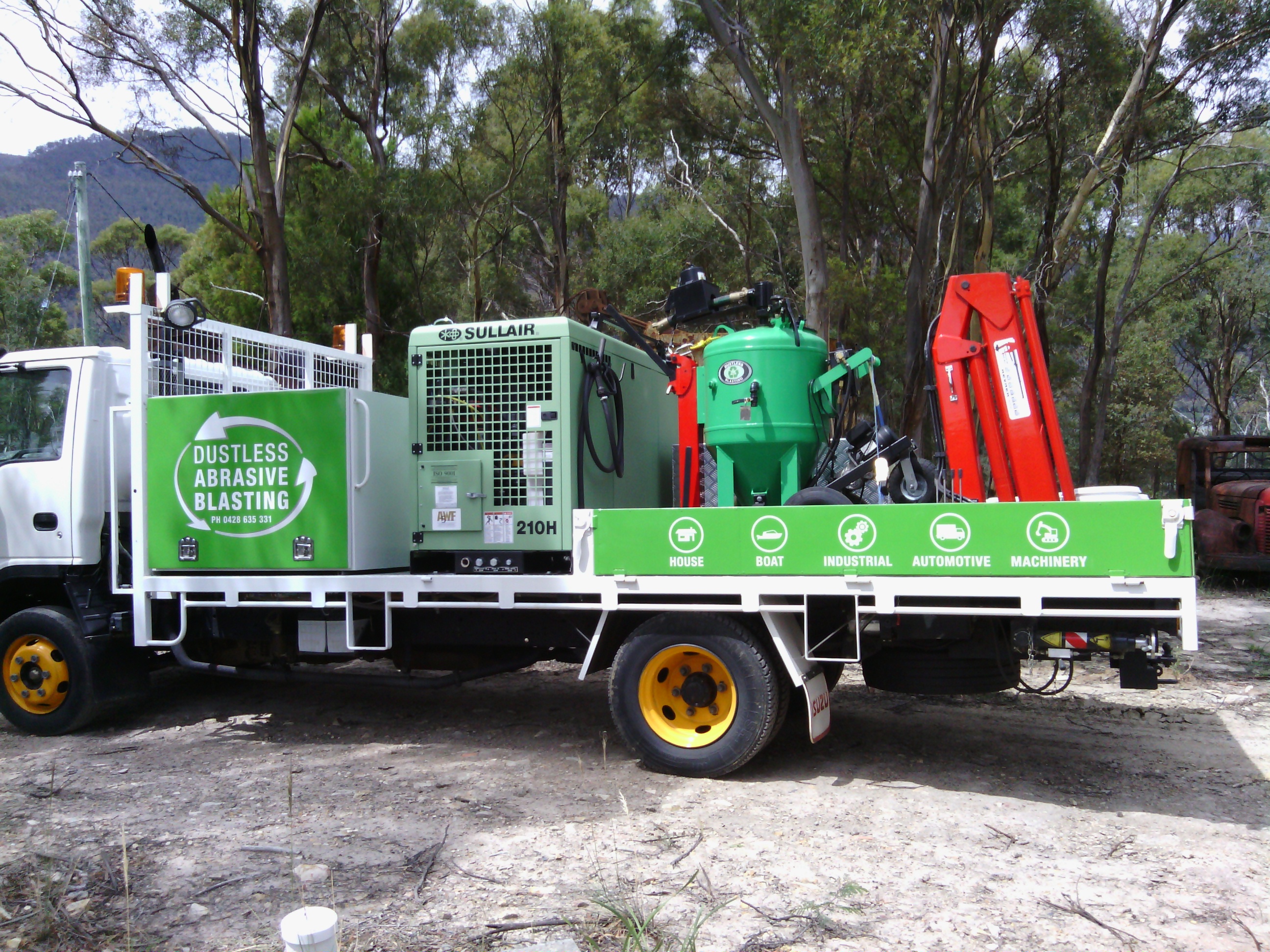 2002 ISUZU NPR 300 ABRASIVE BLASTING UNIT