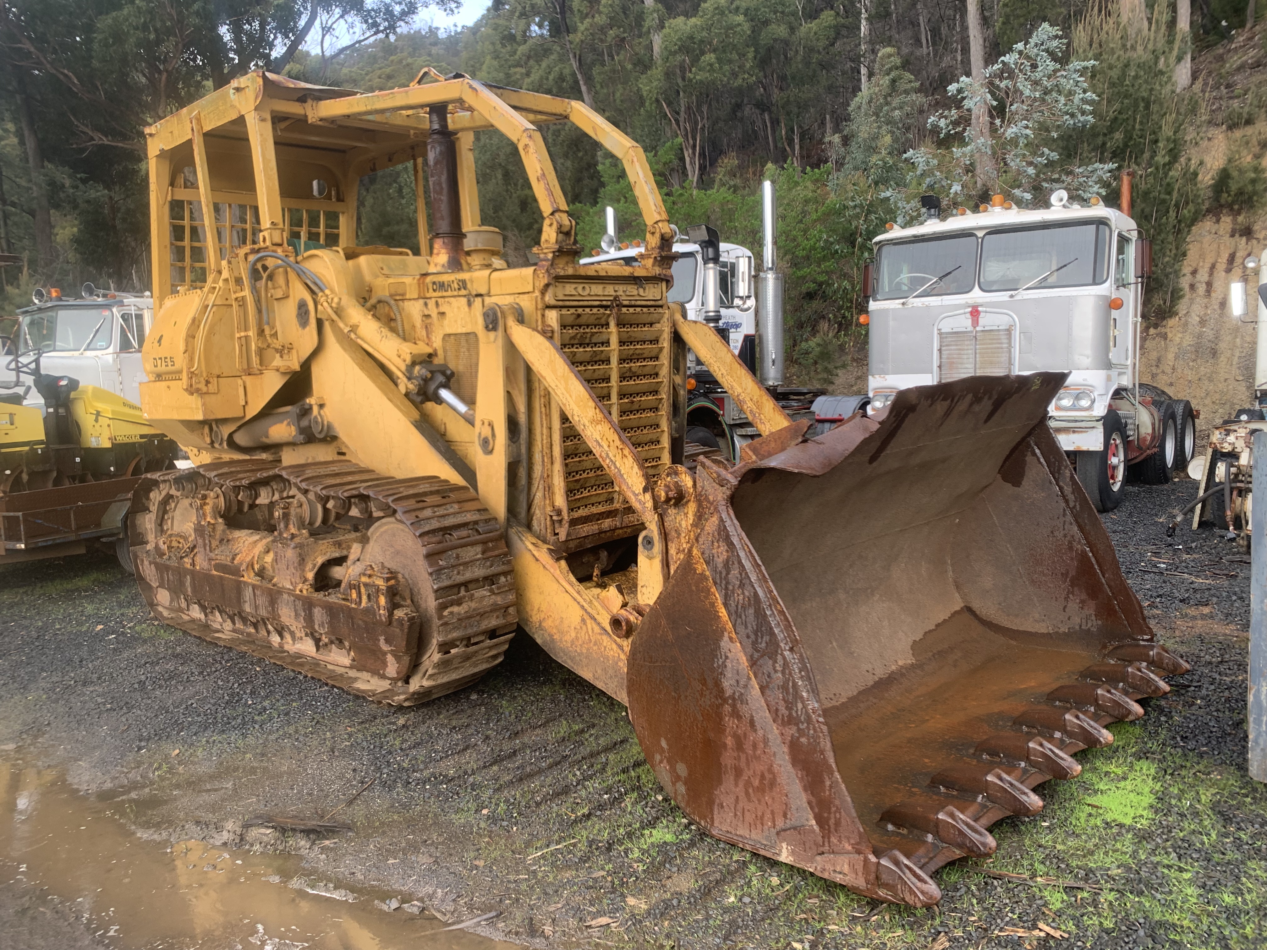 1985 KOMATSU D75S-3 TRACK LOADER