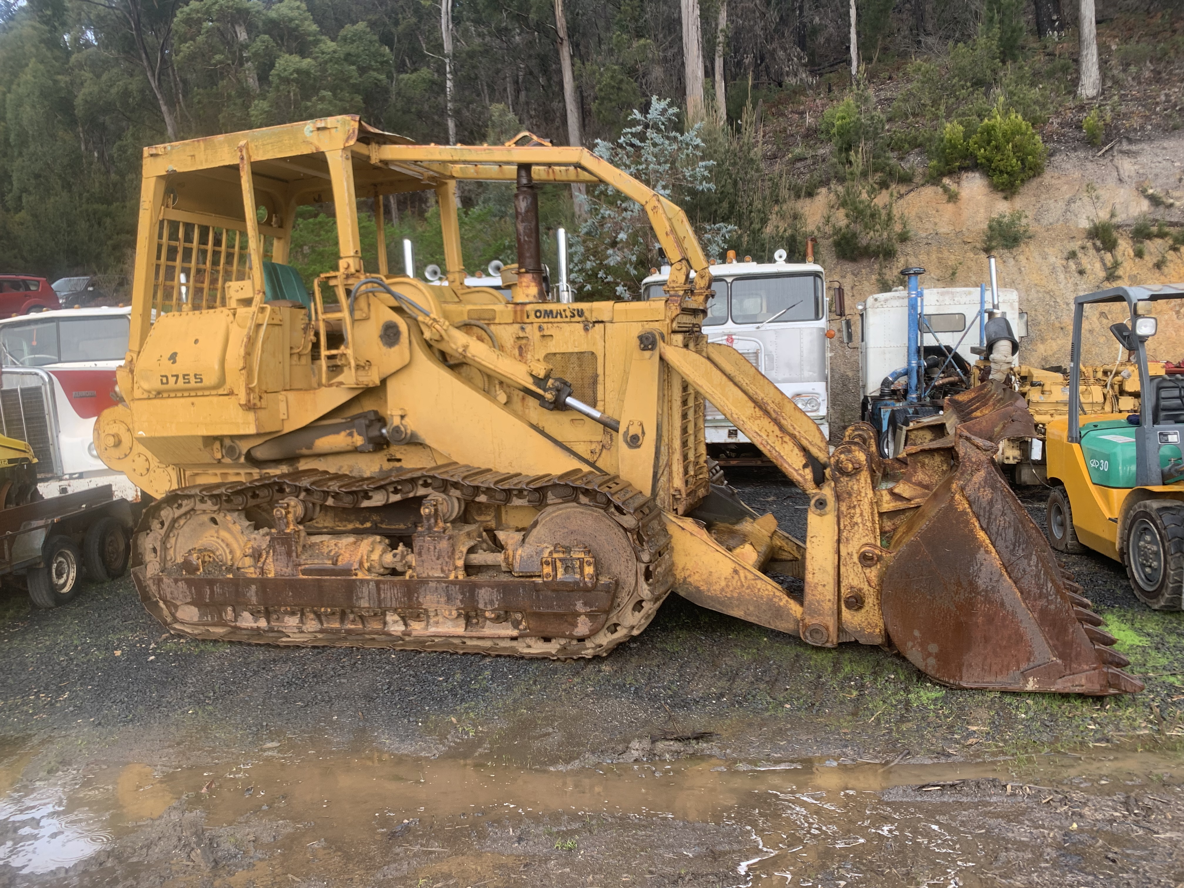 1985 KOMATSU D75S-3 TRACK LOADER