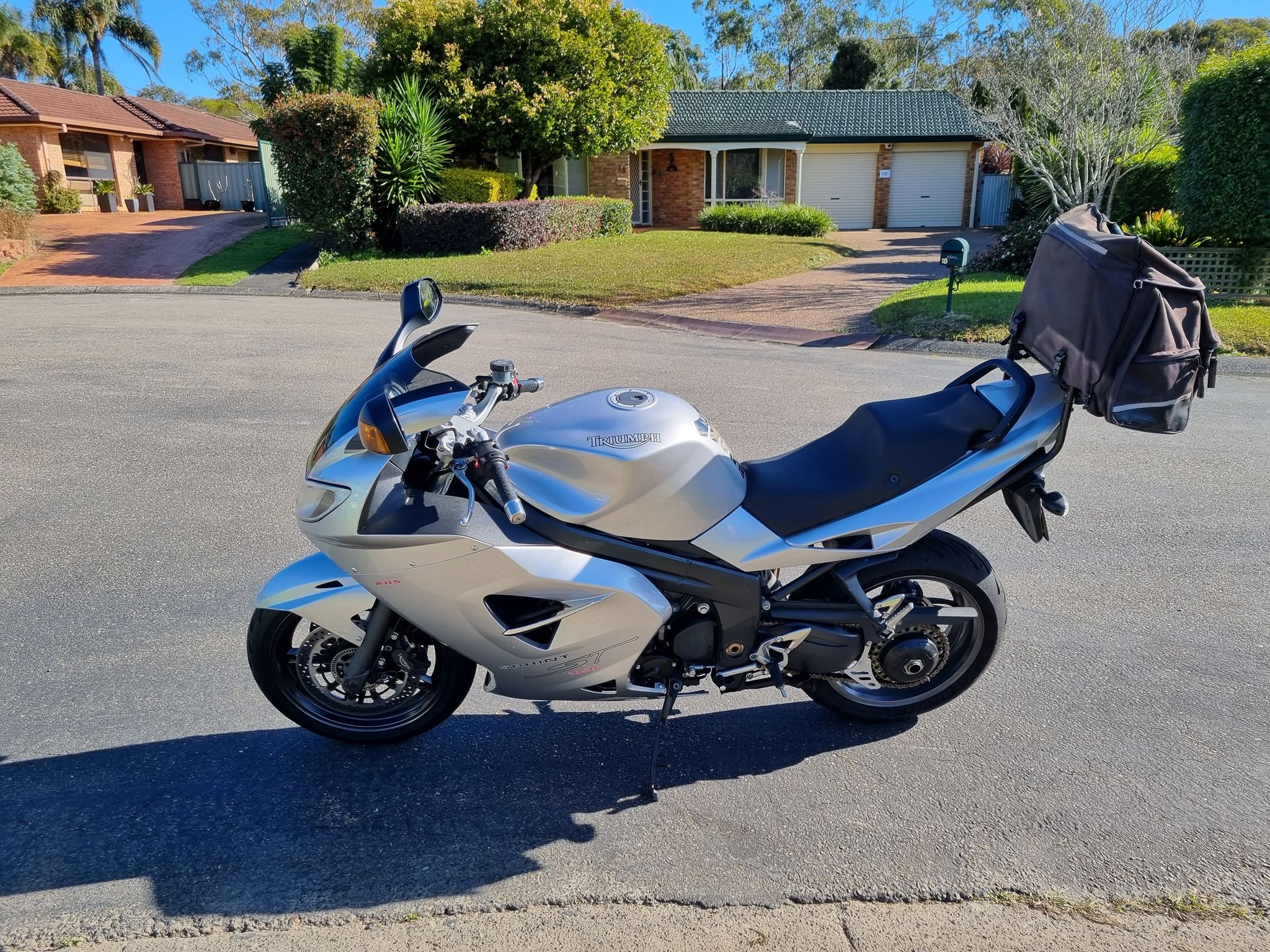 2006 TRIUMPH SPRINT ST SPORTS