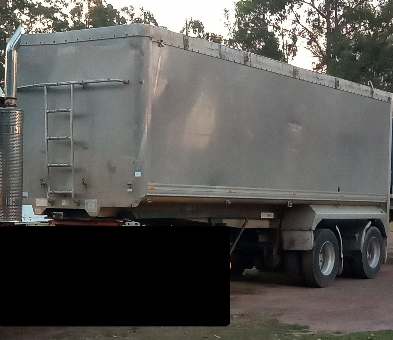 LUSTY EMS 8M GRAIN TIPPER TRAILER