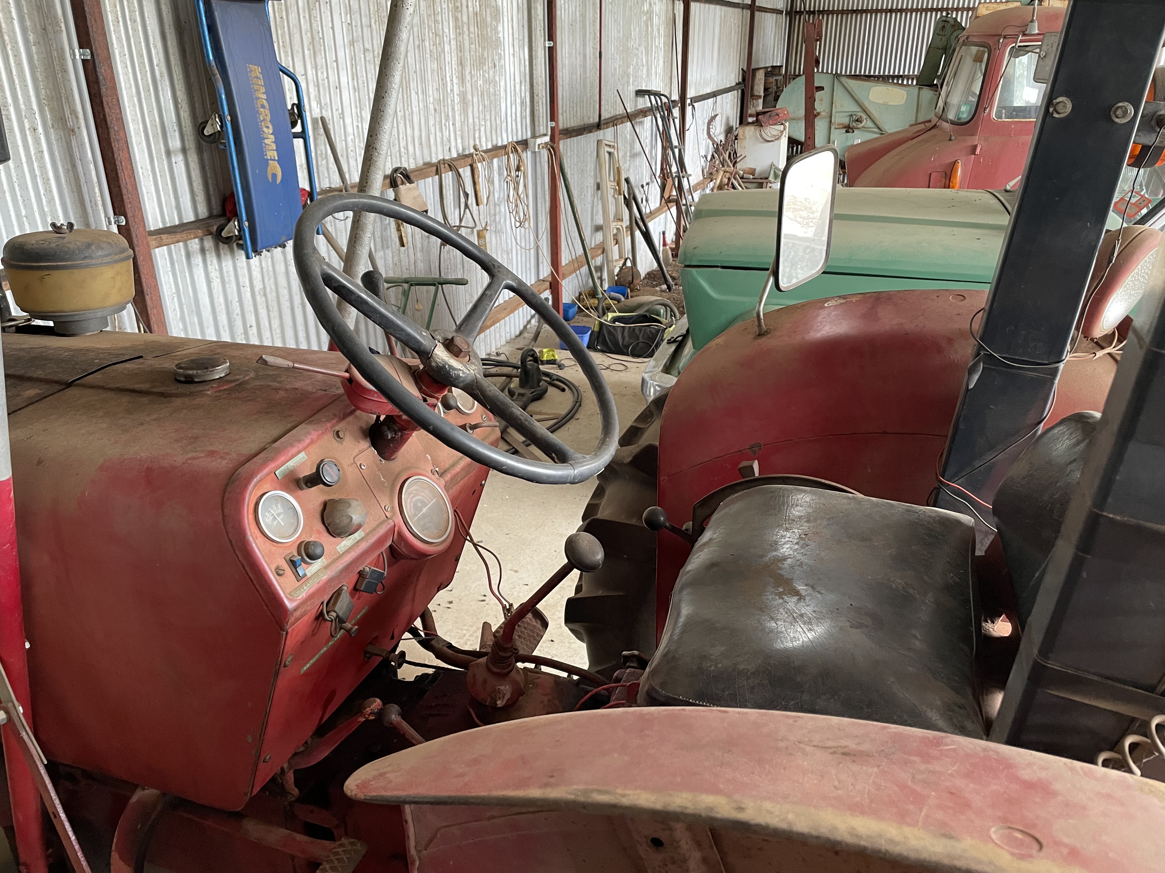INTERNATIONAL MCCORMICK A414 TRACTOR