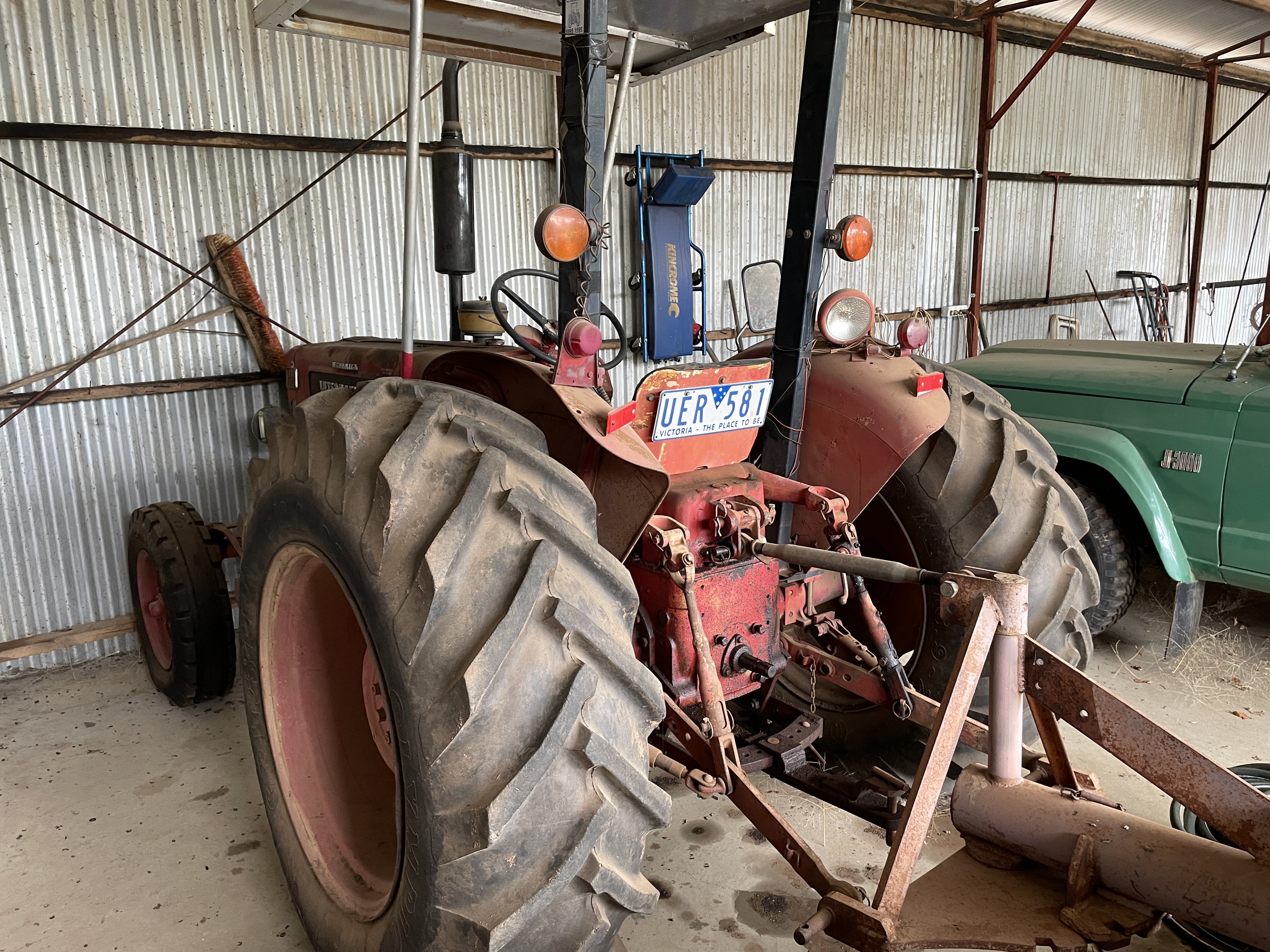 INTERNATIONAL MCCORMICK A414 TRACTOR
