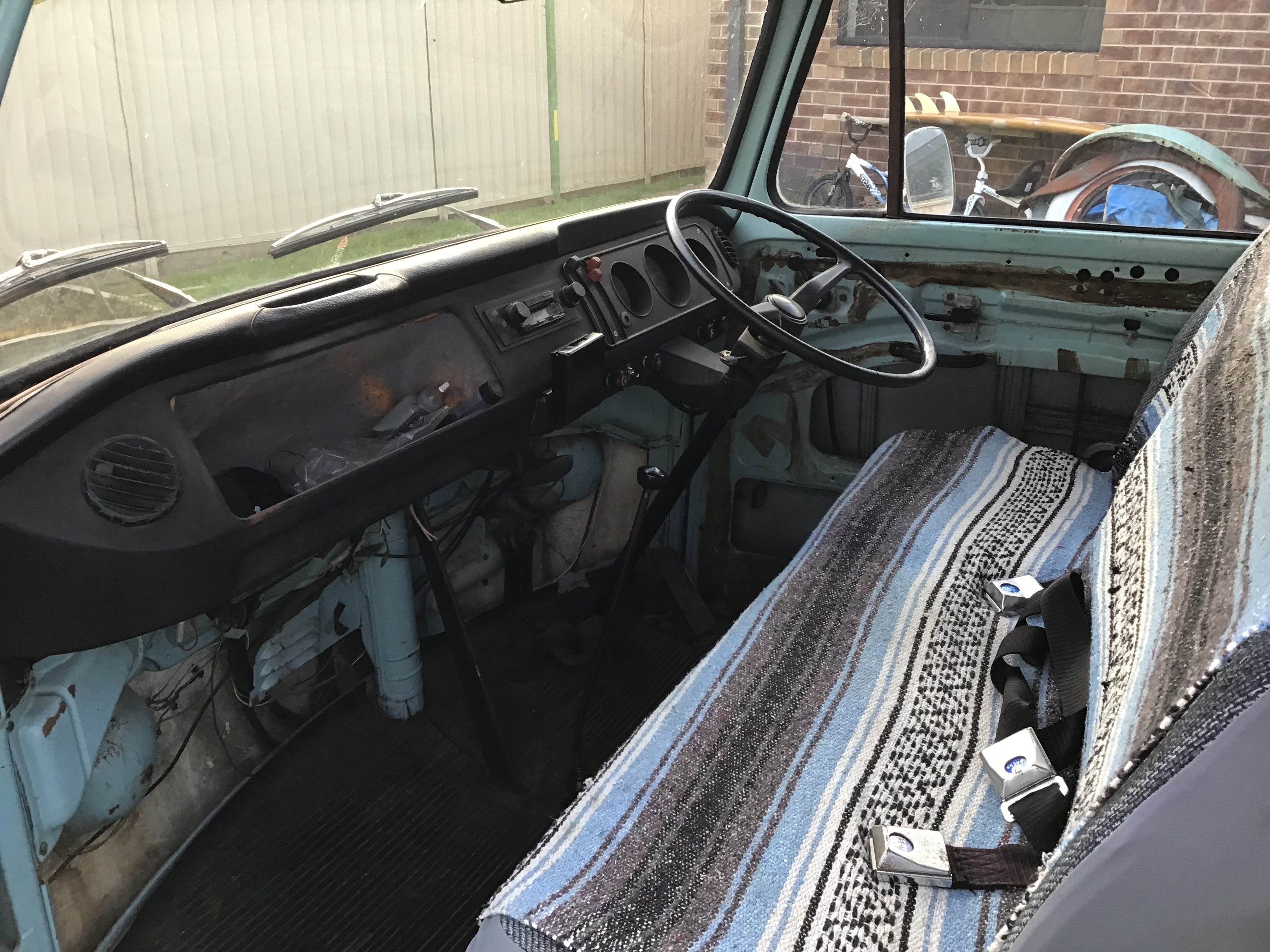 1974 VOLKSWAGEN KOMBI 4 SP MANUAL VAN 