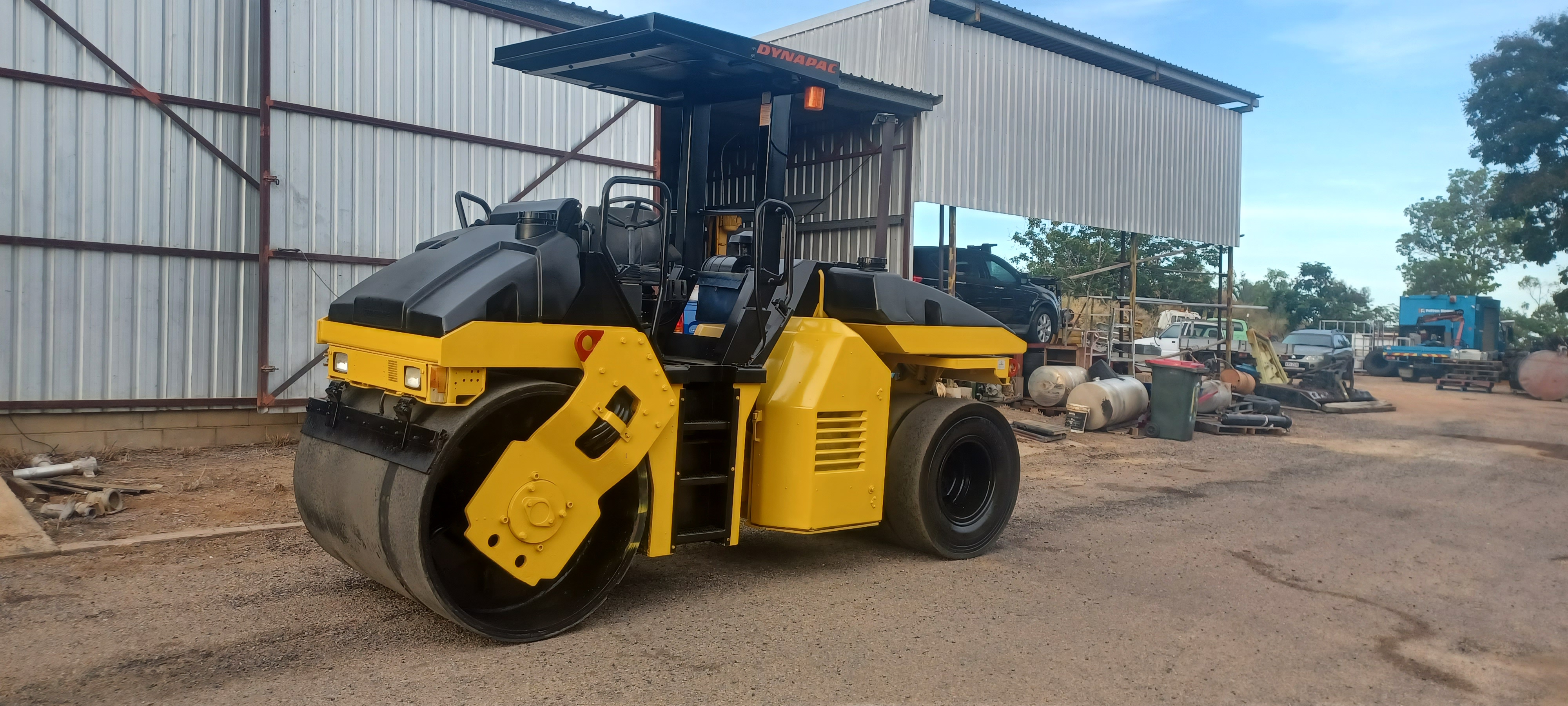 DYNAPAC COMPACTION ROLLER