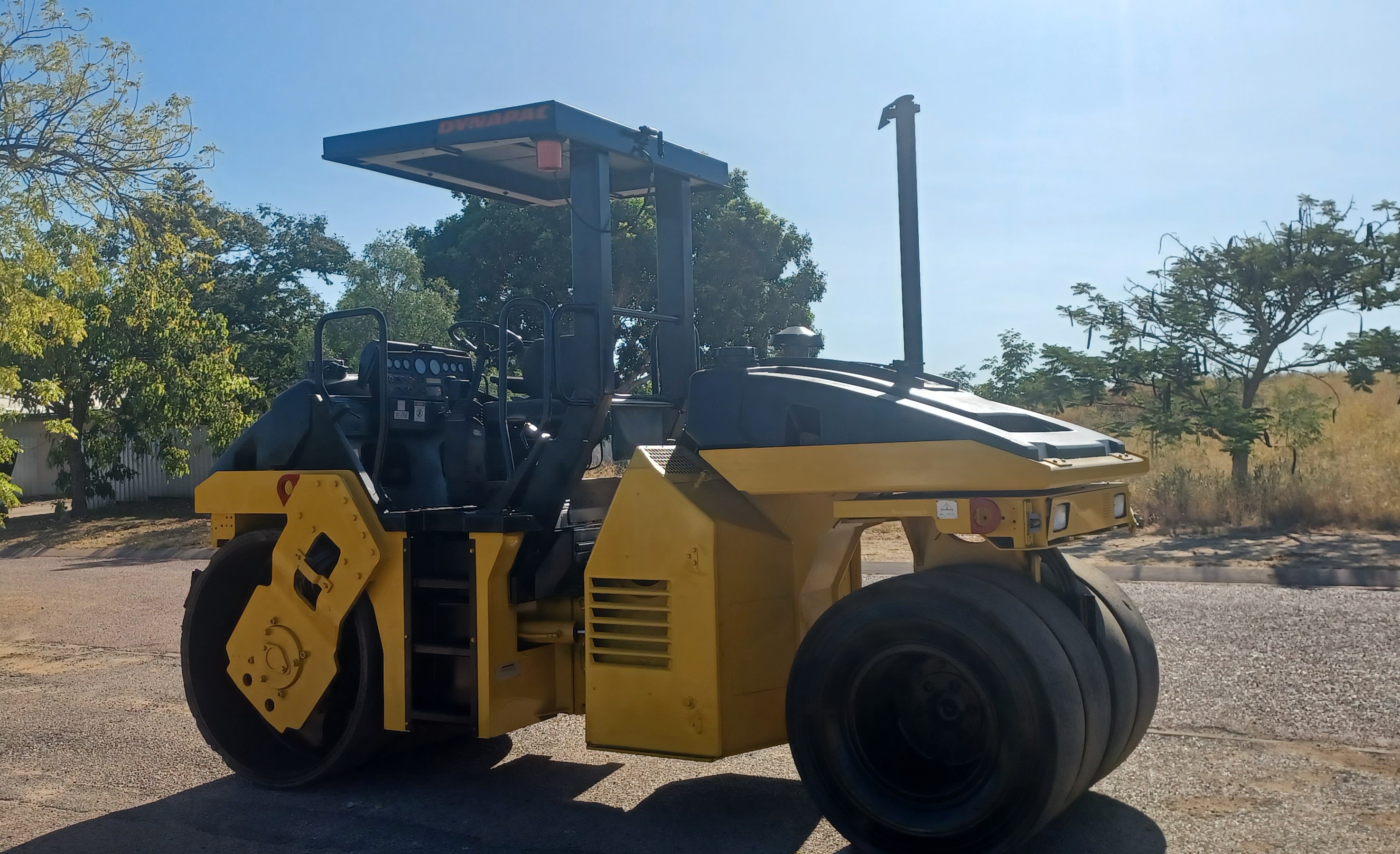 DYNAPAC COMPACTION ROLLER