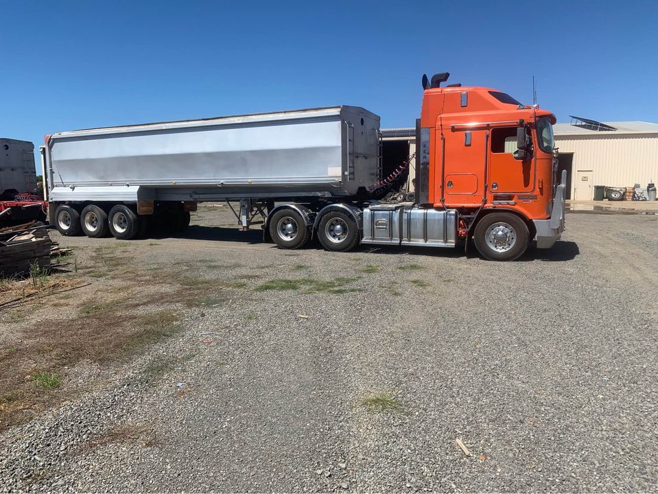 2006 KENWORTH K104 ROAD TRAIN