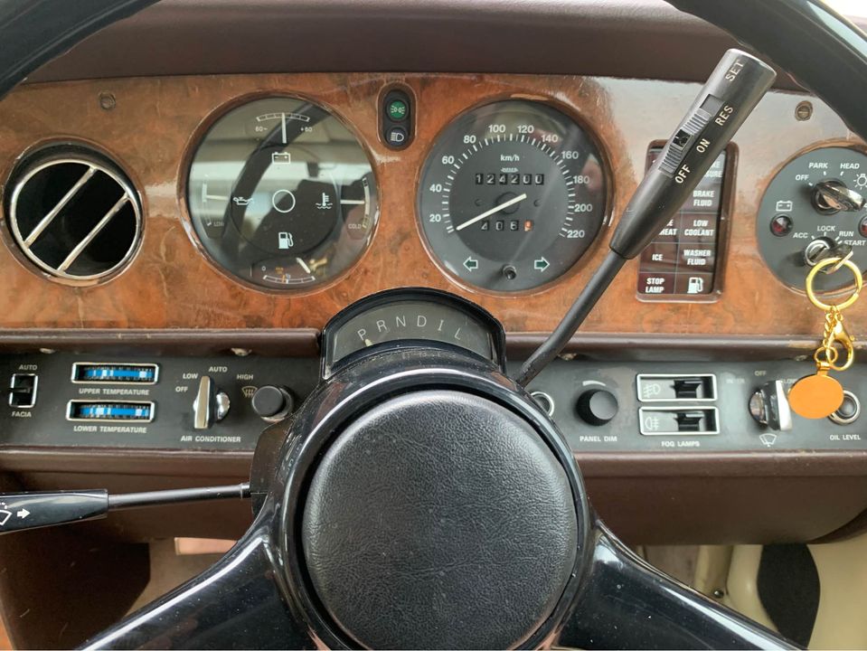 1981 ROLLS-ROYCE SILVER SPIRIT 3 SP AUTOMATIC 4D SEDAN 