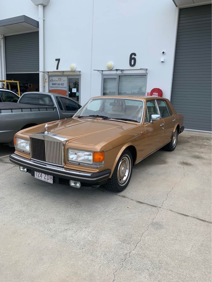 1981 ROLLS-ROYCE SILVER SPIRIT SEDAN 