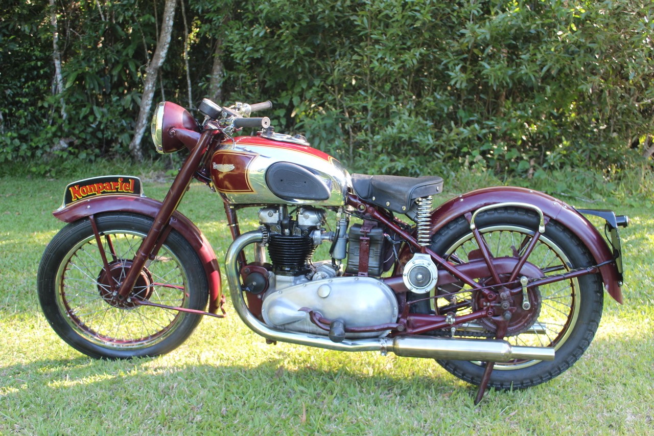 1946 TRIUMPH SPEED TWIN ROAD
