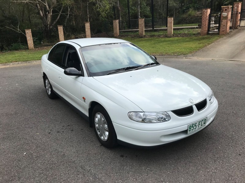 1999 HOLDEN COMMODORE VT EXECUTIVE 3.8L V6 AUTOMATIC SEDAN