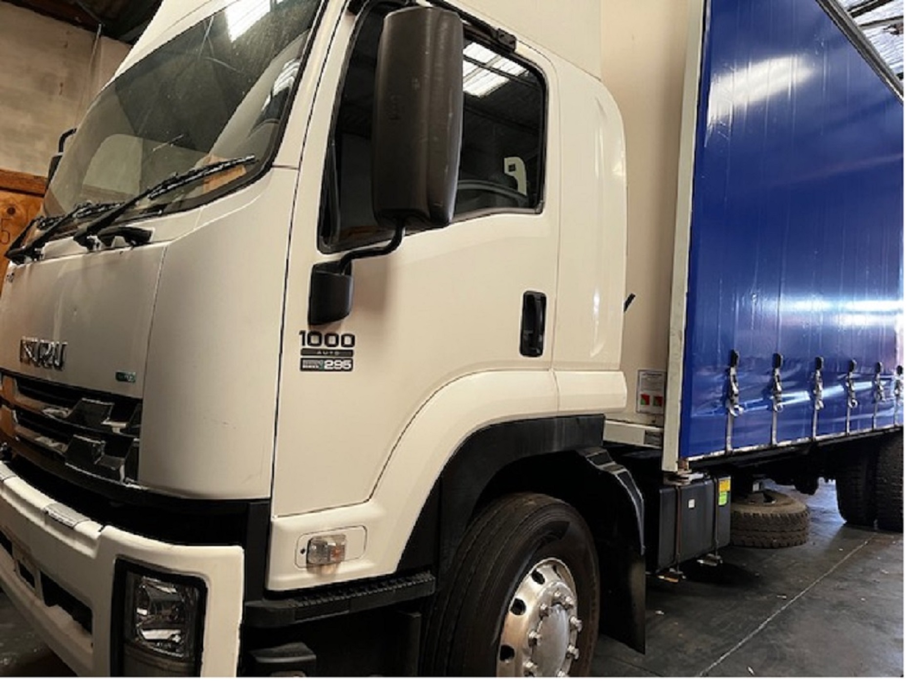 2013 ISUZU FVR 1000 14 PALLET CURTAINSIDER