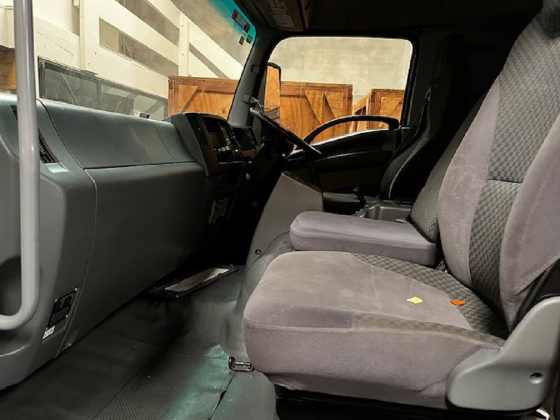 2013 ISUZU FVR 1000 14 PALLET CURTAINSIDER