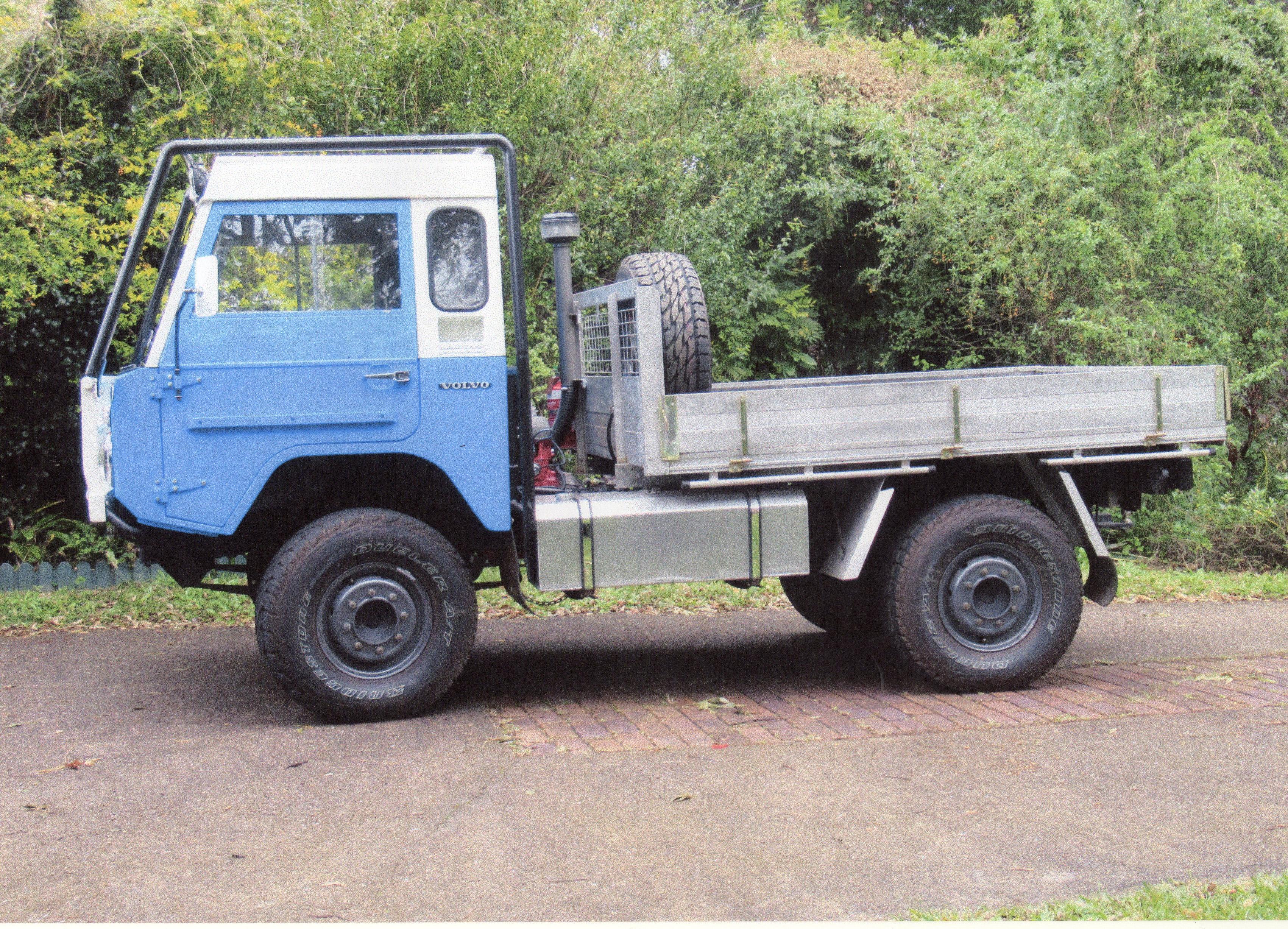 1977 VOLVO C304 TRAY TRUCK