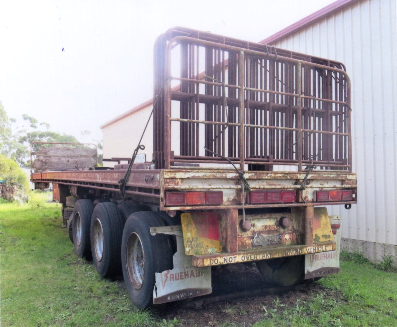 1984 FRUEHAUF 42FT TRI AXLE TRAILER 