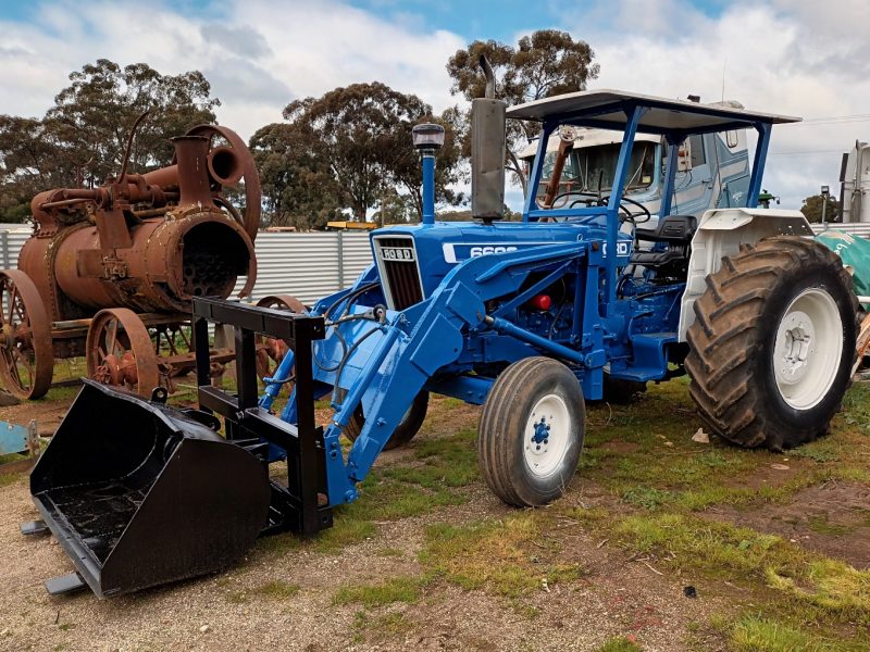 Ford 6600 FEL Tractor