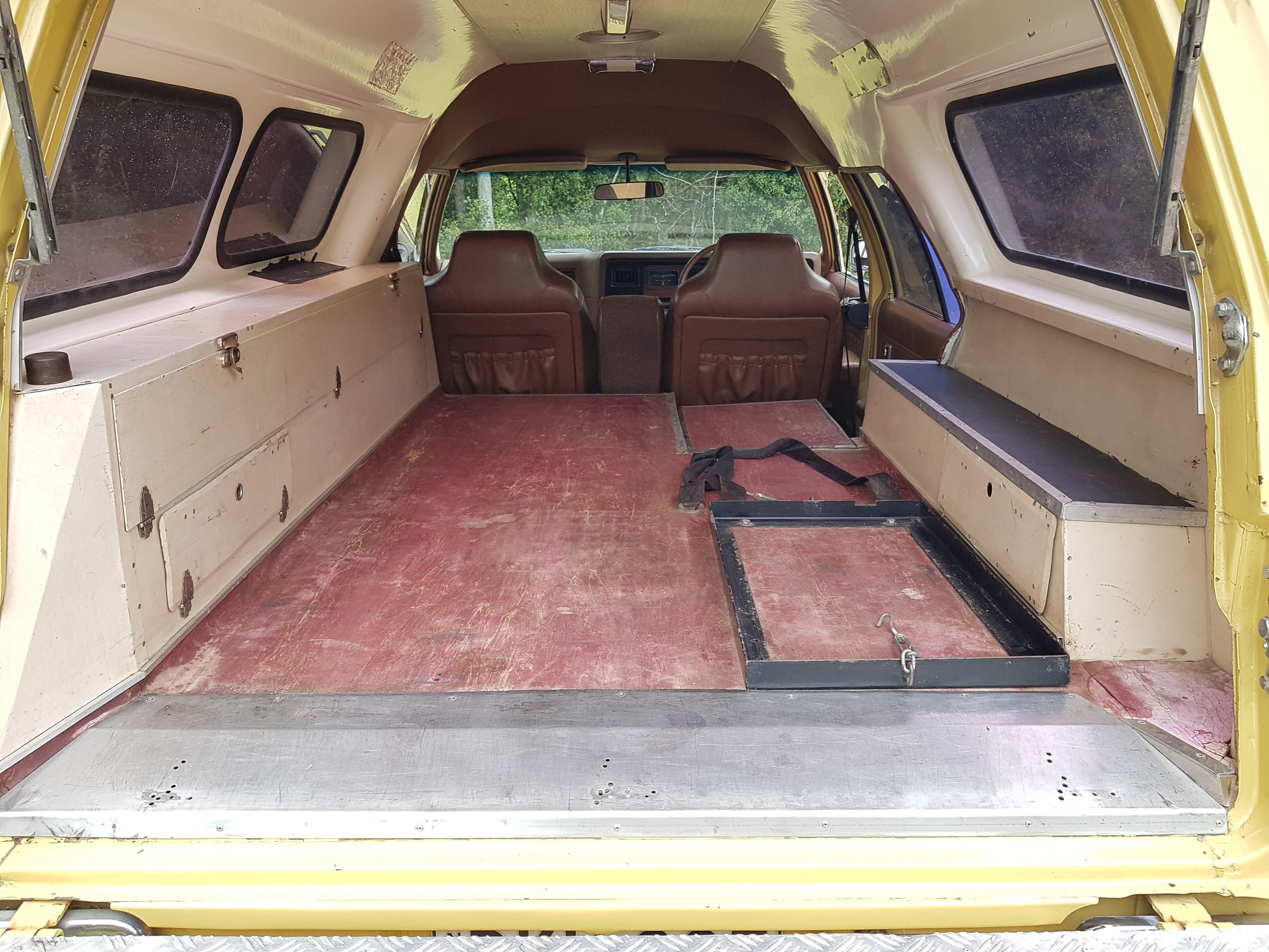 1979 HOLDEN OVERLANDER HZ PANELVAN AMBULANCE