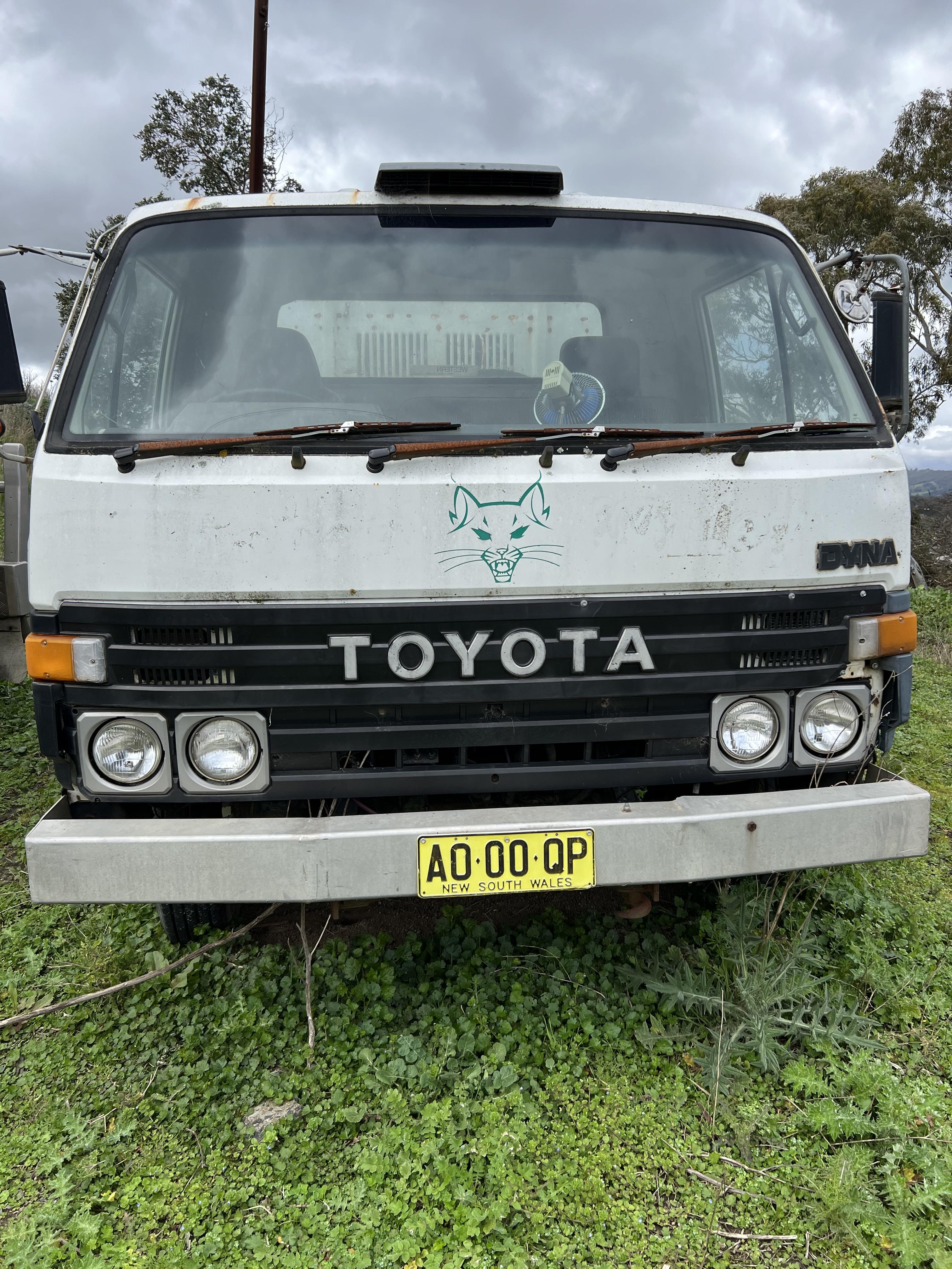 1985 TOYOTA DYNA TIPPER