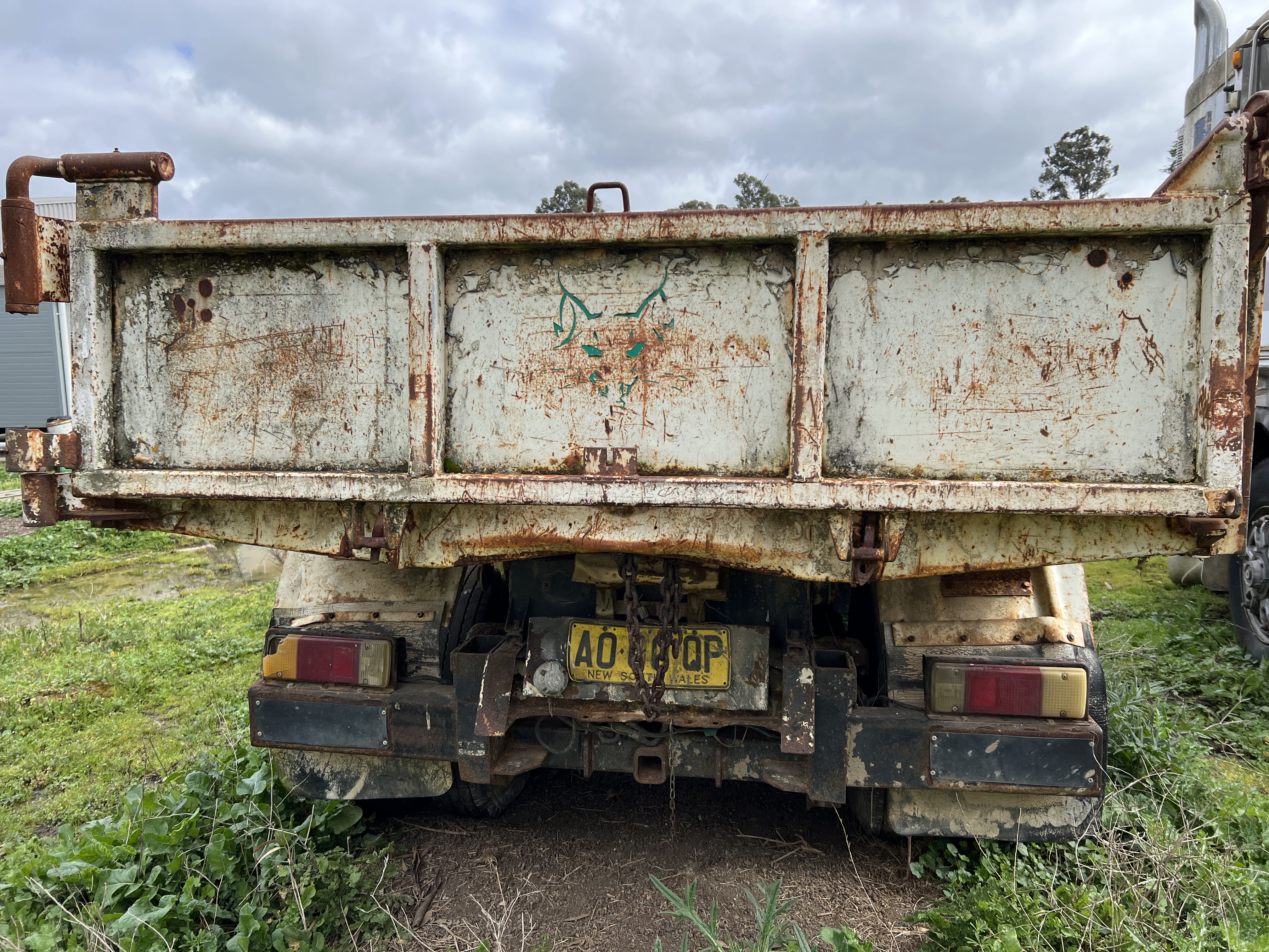 1985 TOYOTA DYNA TIPPER
