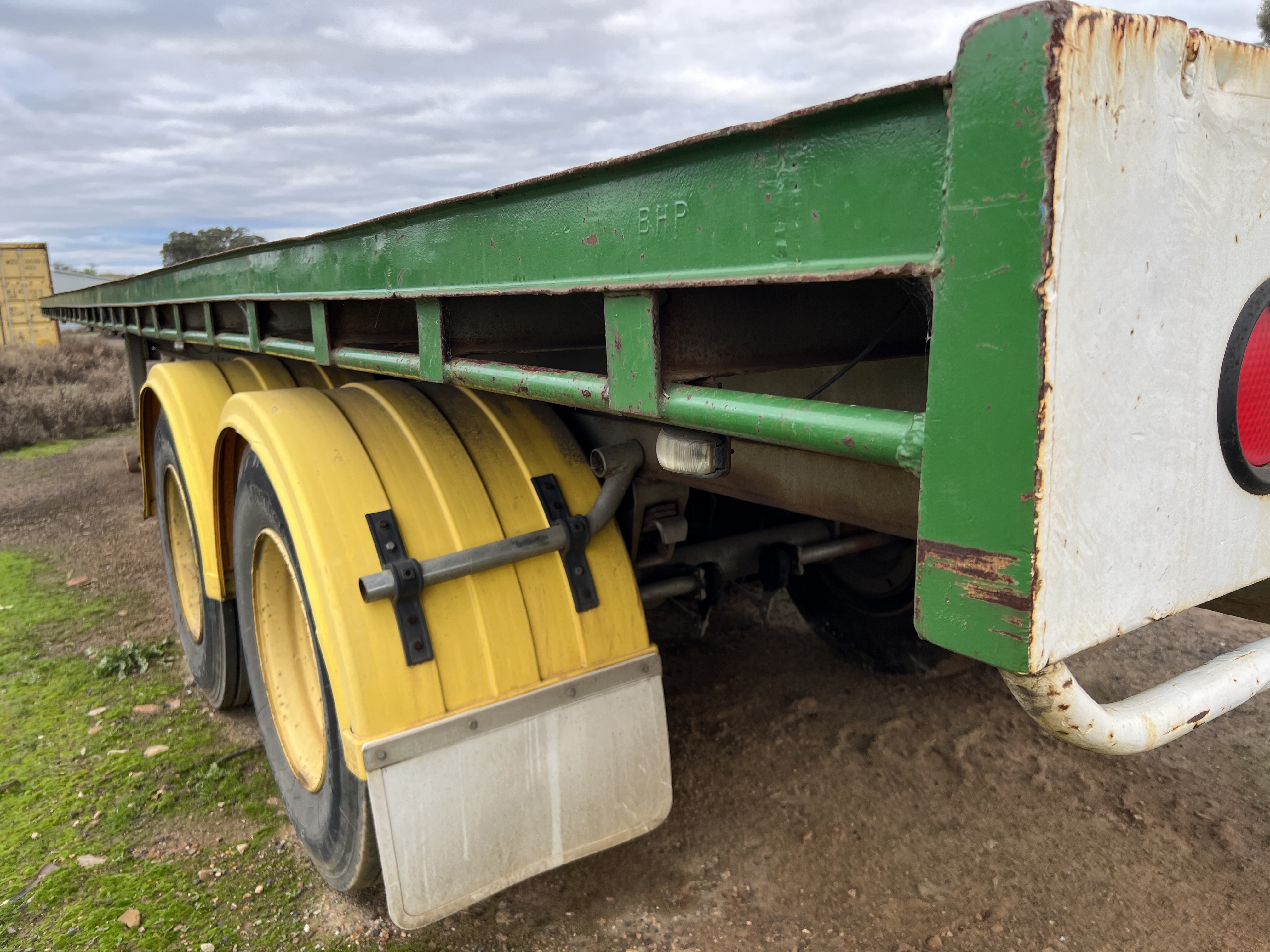 FRUEHAUF FLAT TOP TRAILER