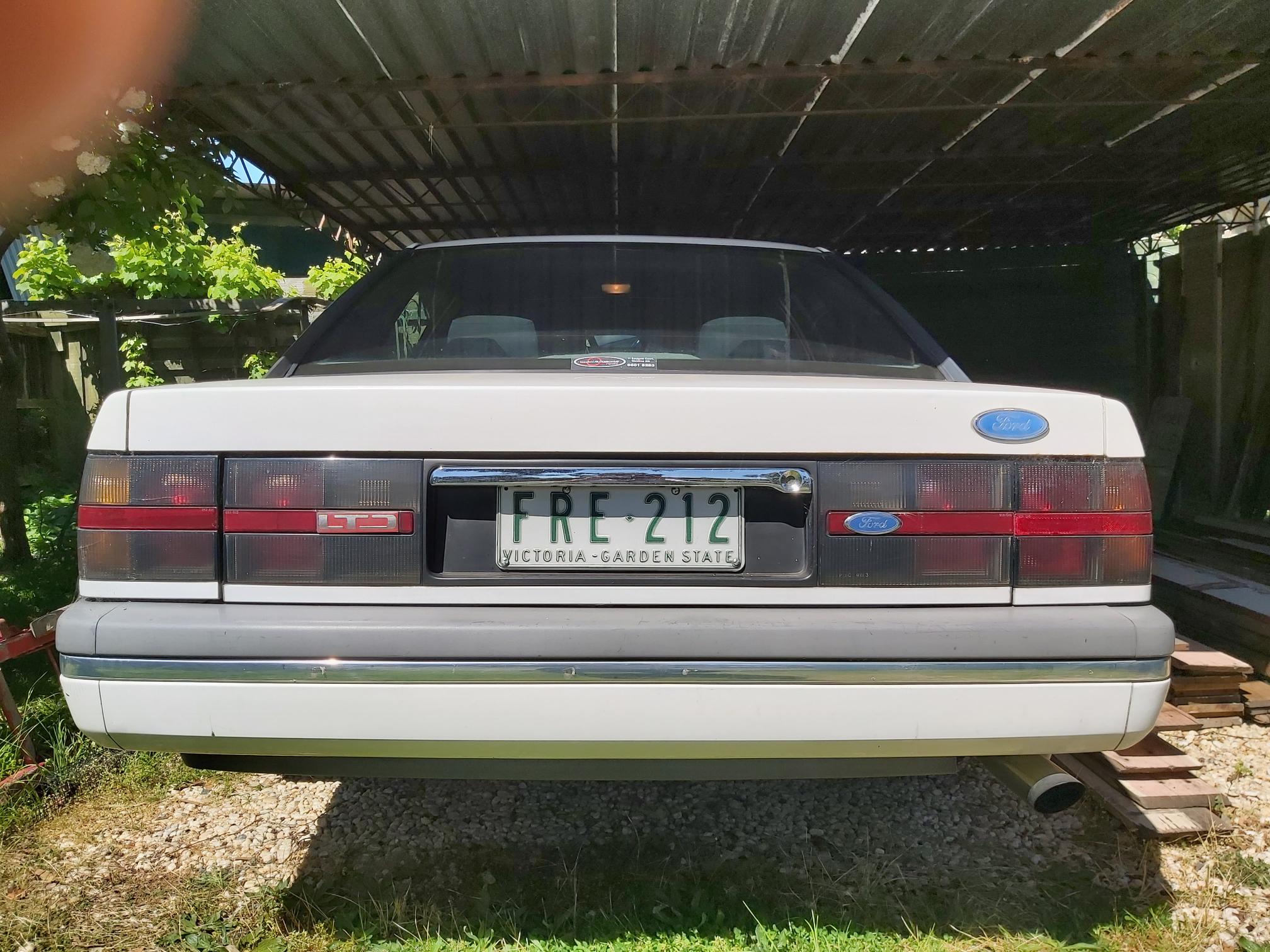 1988 FORD FAIRLANE LTD DS SEDAN