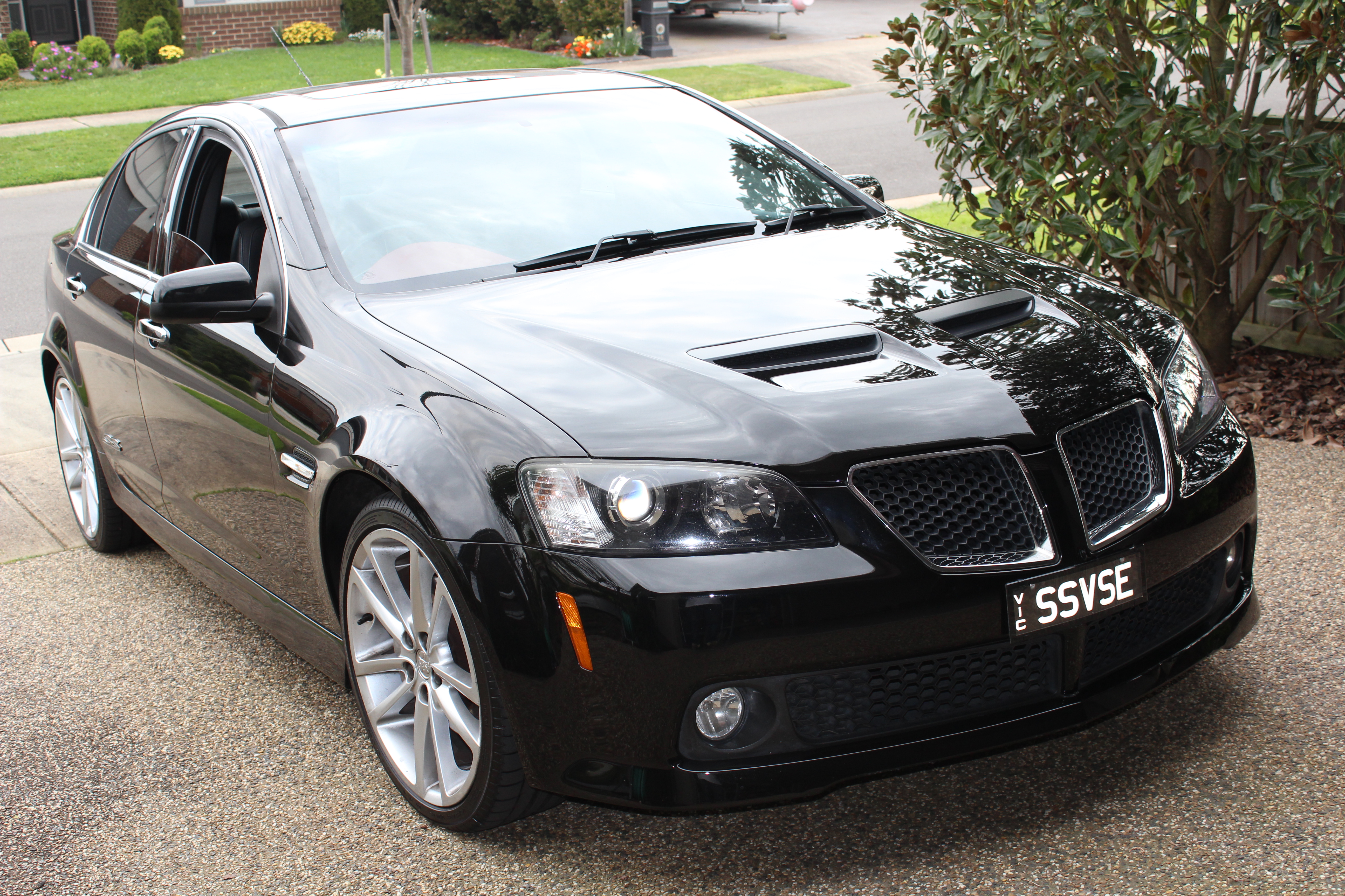 2010 HSV SSV SE G8 SEDAN