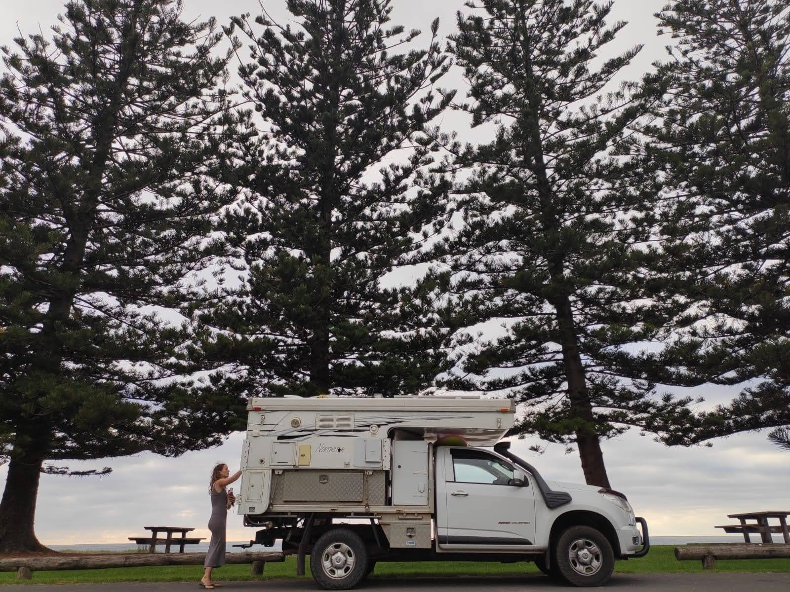2016 HOLDEN COLORADO UTE WITH SLIDE ON CAMPER