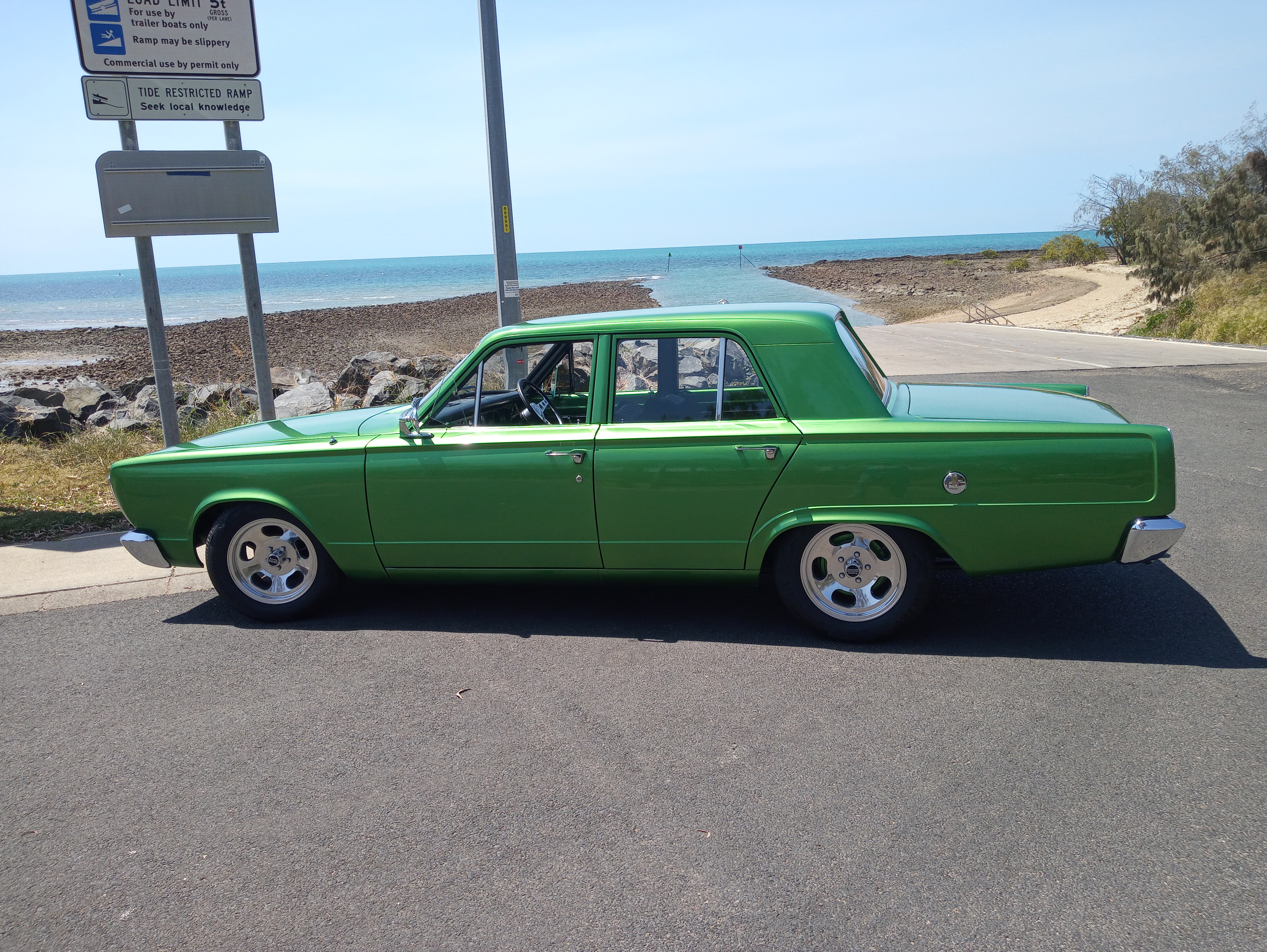 1966 CHRYSLER VALIANT VC SEDAN 