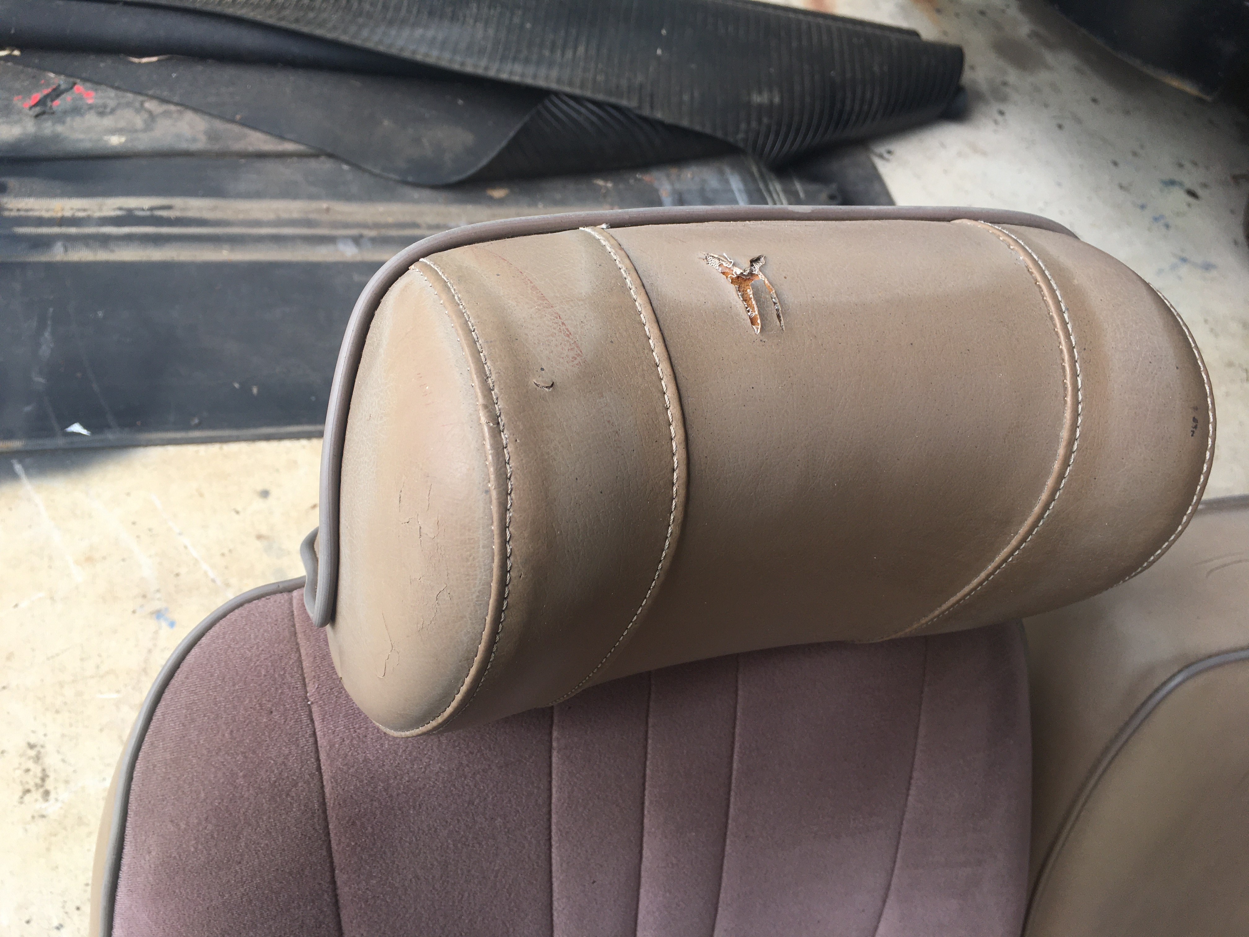 FALCON XF FRONT BENCH SEAT 
