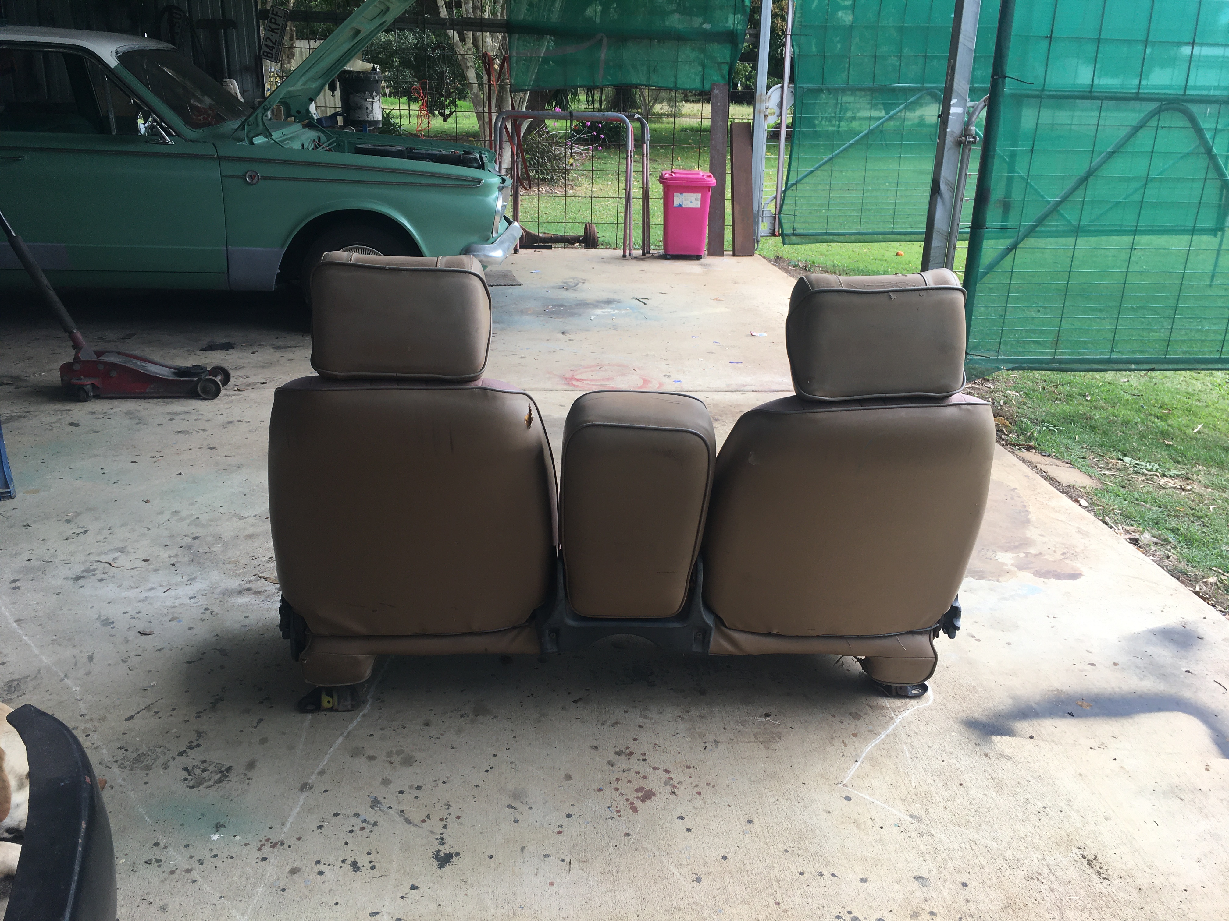 FALCON XF FRONT BENCH SEAT 