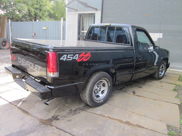 1990 CHEVROLET SILVERADO C1500 SHORT TUB FLEETSIDE UTILITY