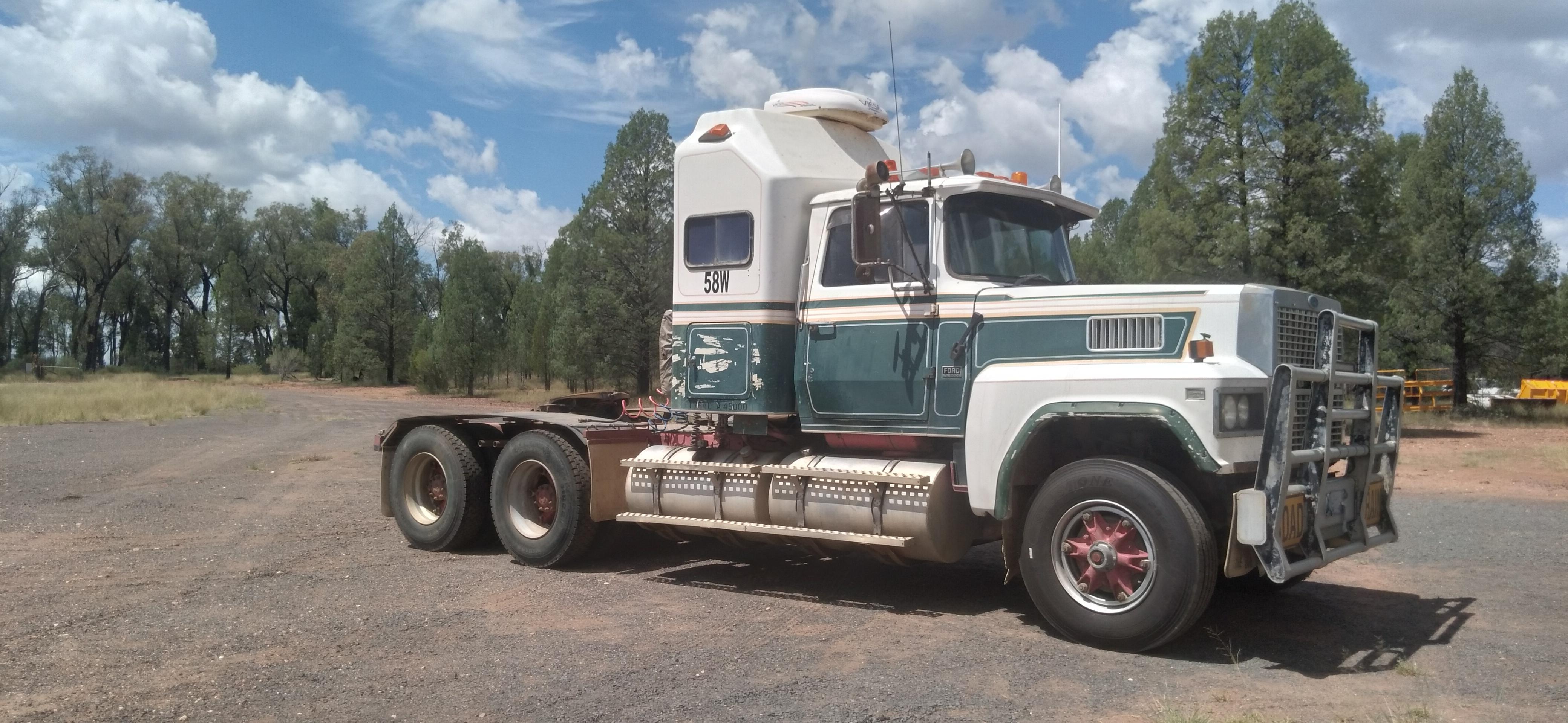 1980 FORD LOUISVILLE LTL 9000 PRIME MOVER