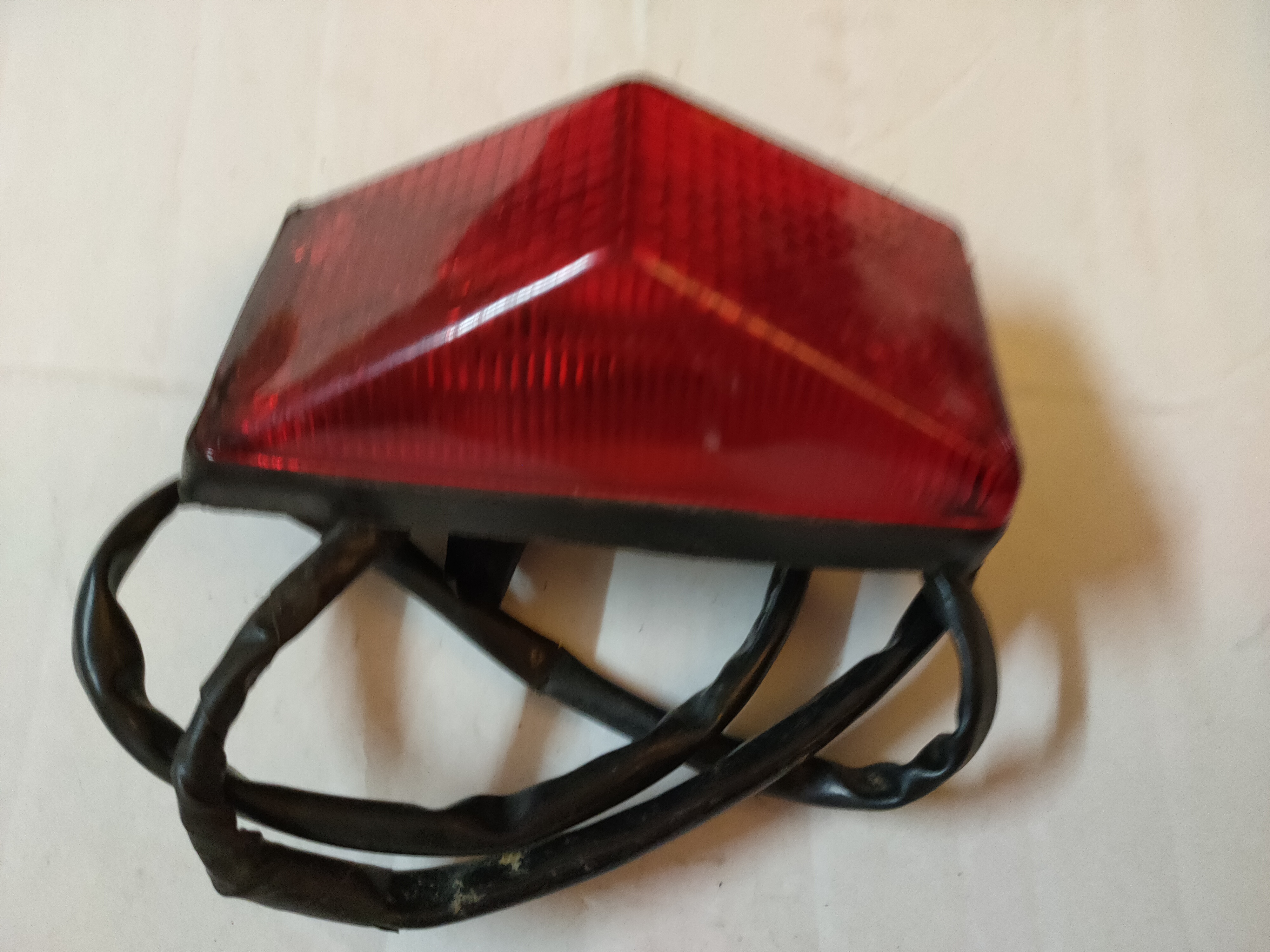 TRIANGULAR TAIL LIGHT FOR MOTORBIKE 