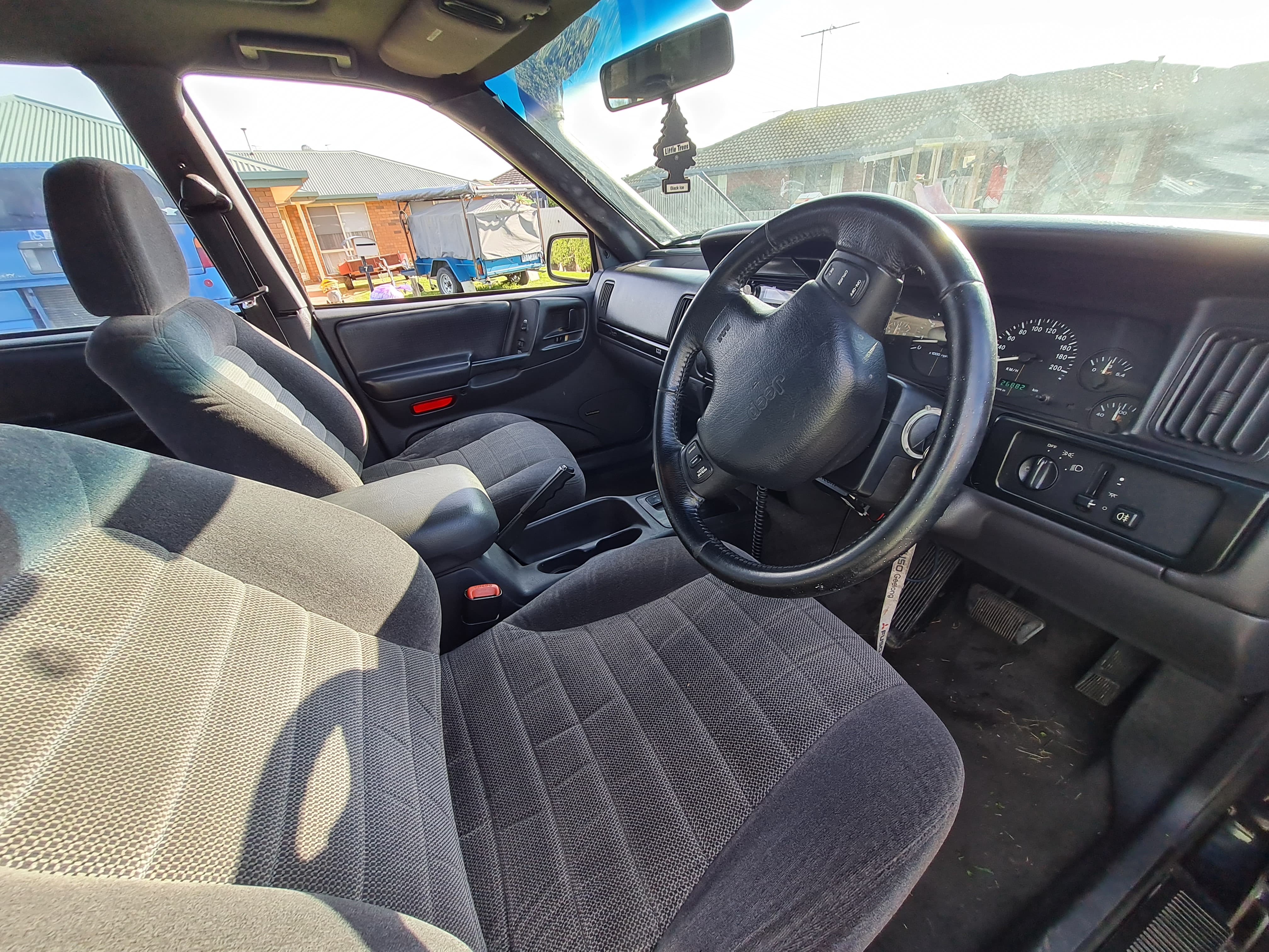 1998 JEEP GRAND CHEROKEE ZG LAREDO (4x4) 4 SP AUTOMATIC 4x4 4D WAGON