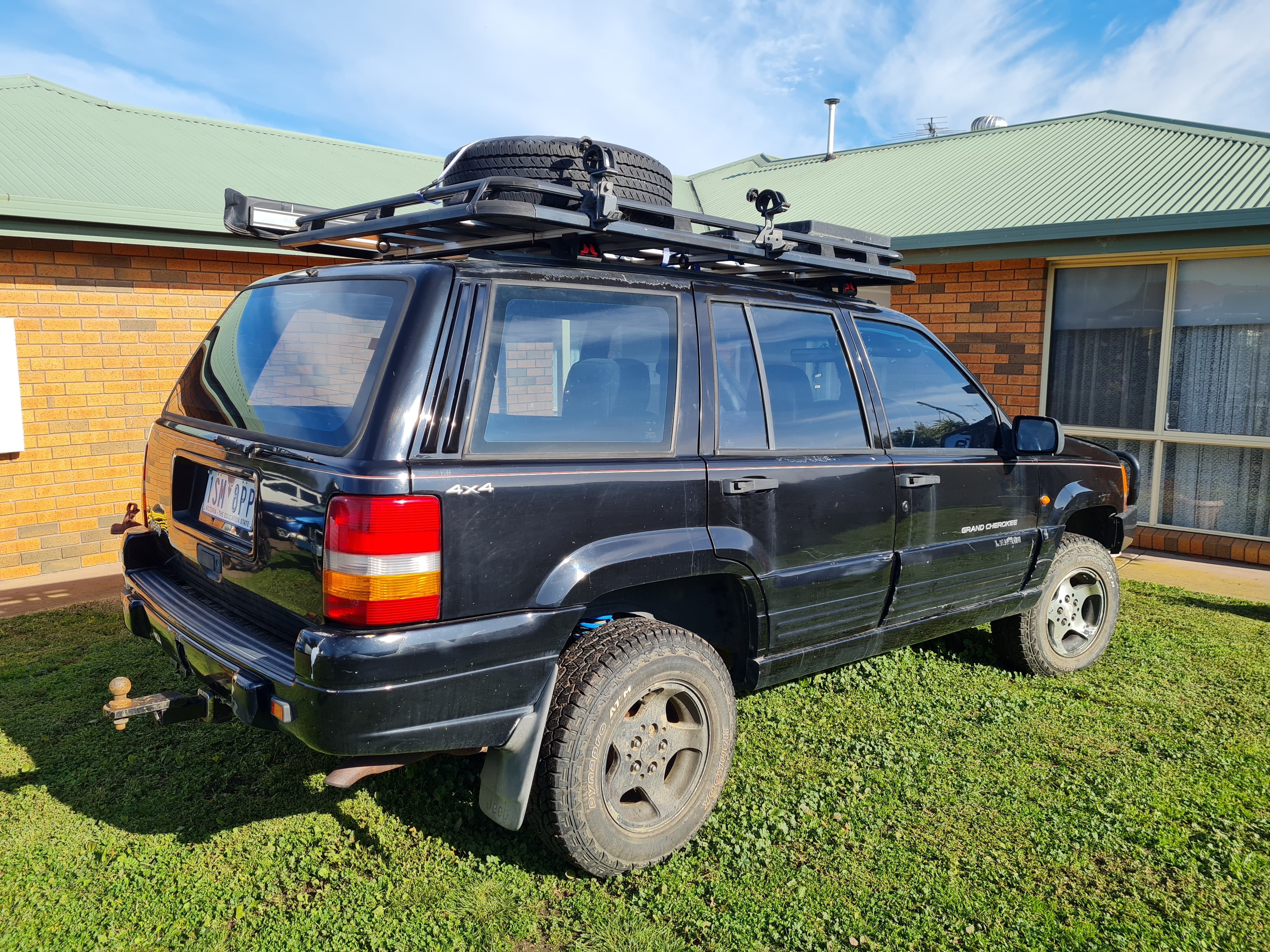 1998 JEEP GRAND CHEROKEE ZG LAREDO (4x4) 4 SP AUTOMATIC 4x4 4D WAGON