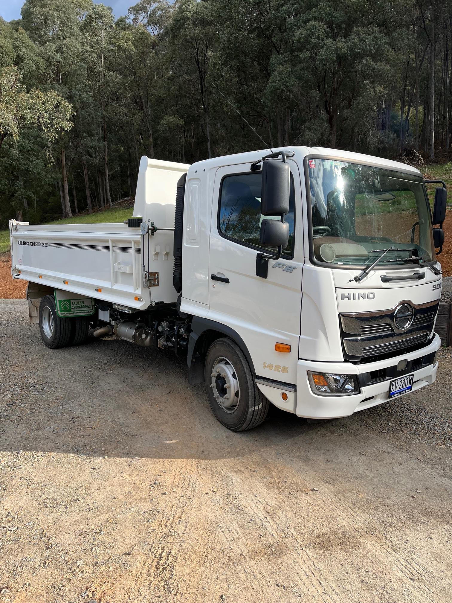 2020 HINO 500 1426 TIPPER