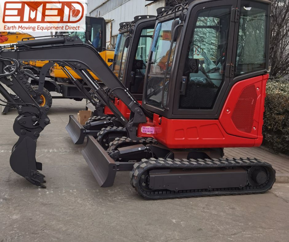 EXCAVATOR EM2.6 + SWING BOOM + EXPANDABLE TRACKS + FREE ATTACHMENTS