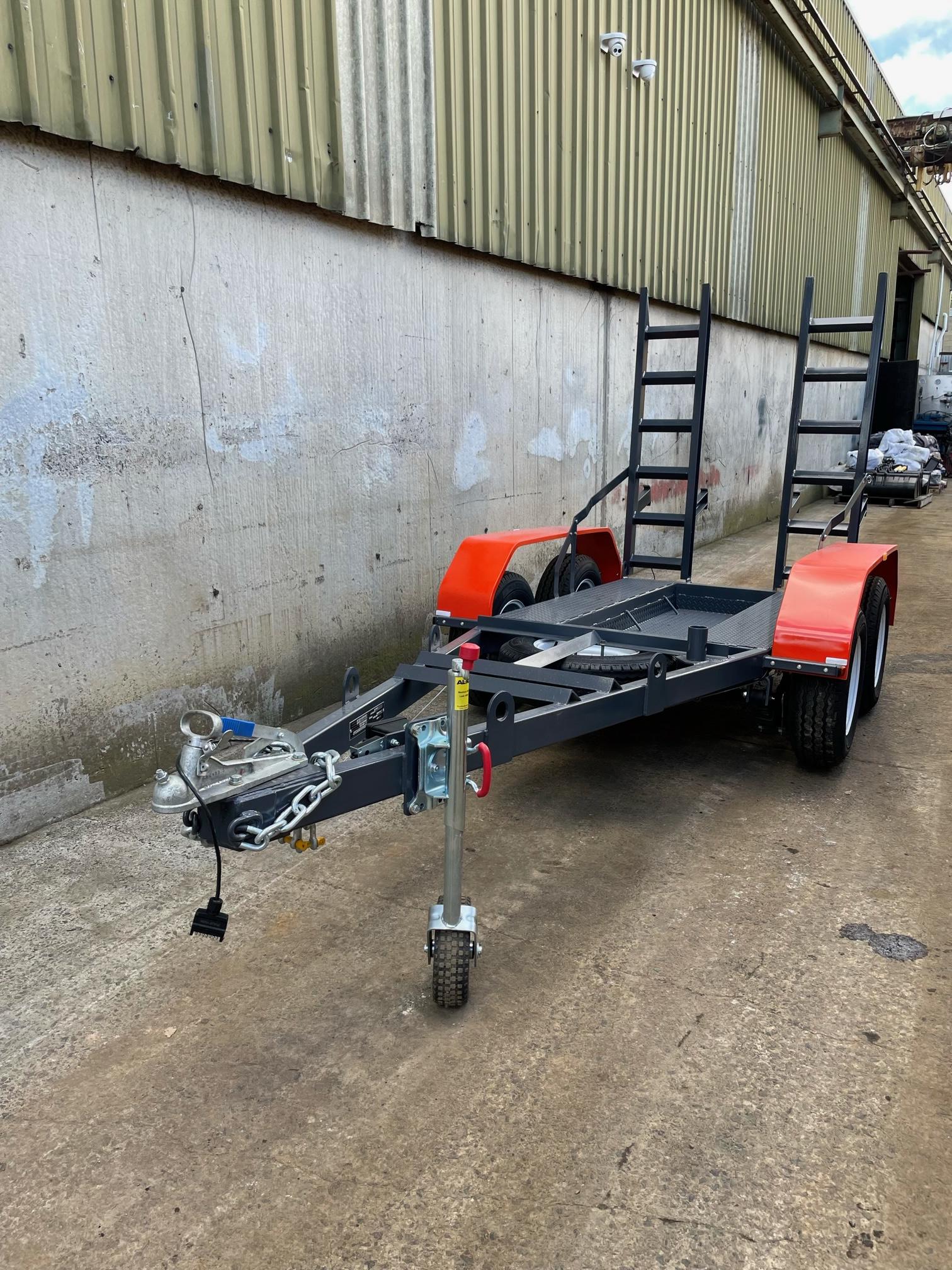 EXCAVATOR EM2.1 & TRAILER PACKAGE + FREE ATTACHMENTS