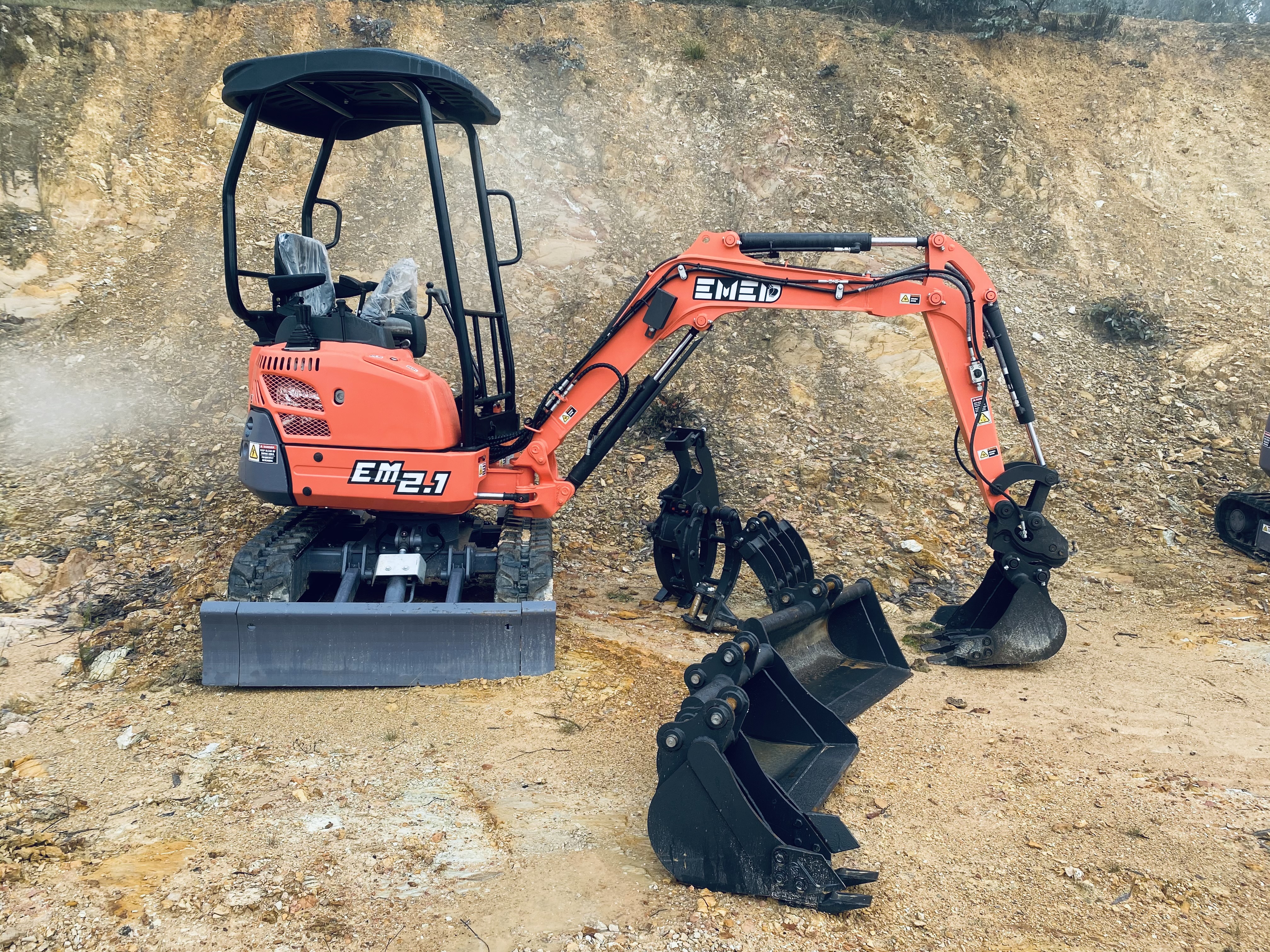 EM2.1 EXCAVATOR HAMMER & AUGER PACKAGE + FREE ATTACHMENTS