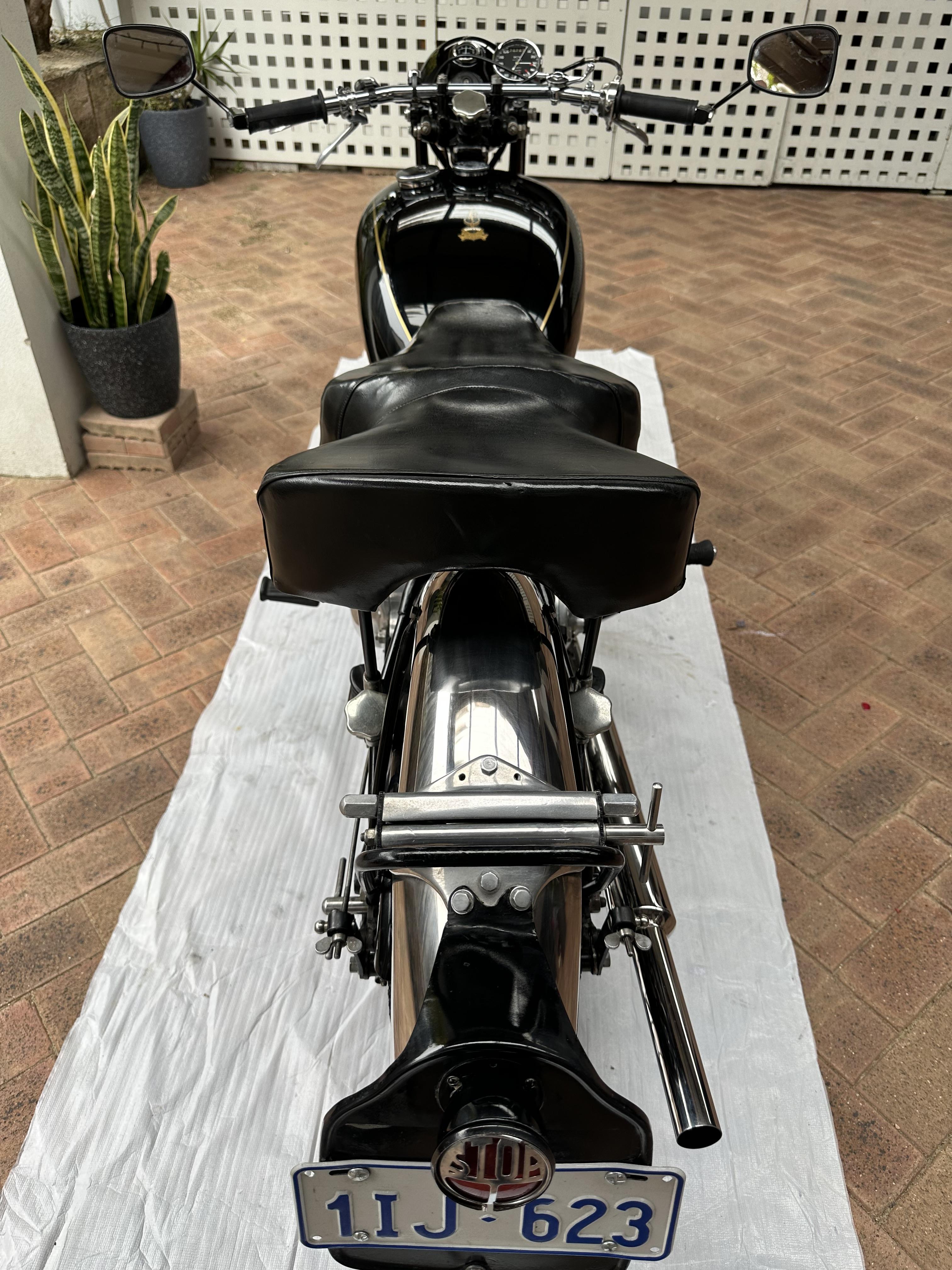 1952 VINCENT COMET HRD 500CC ROAD