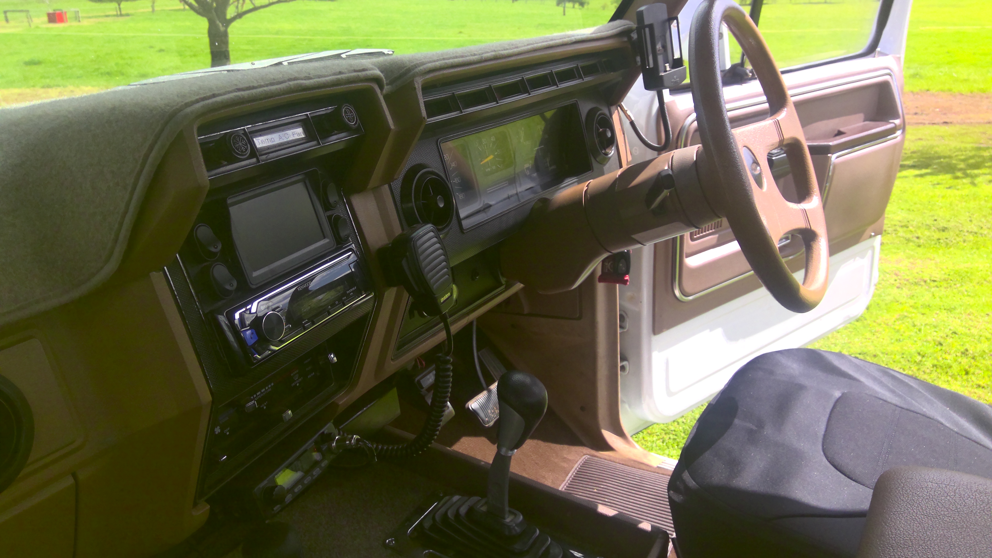 1986 FORD F100 4 SP MANUAL UTILITY