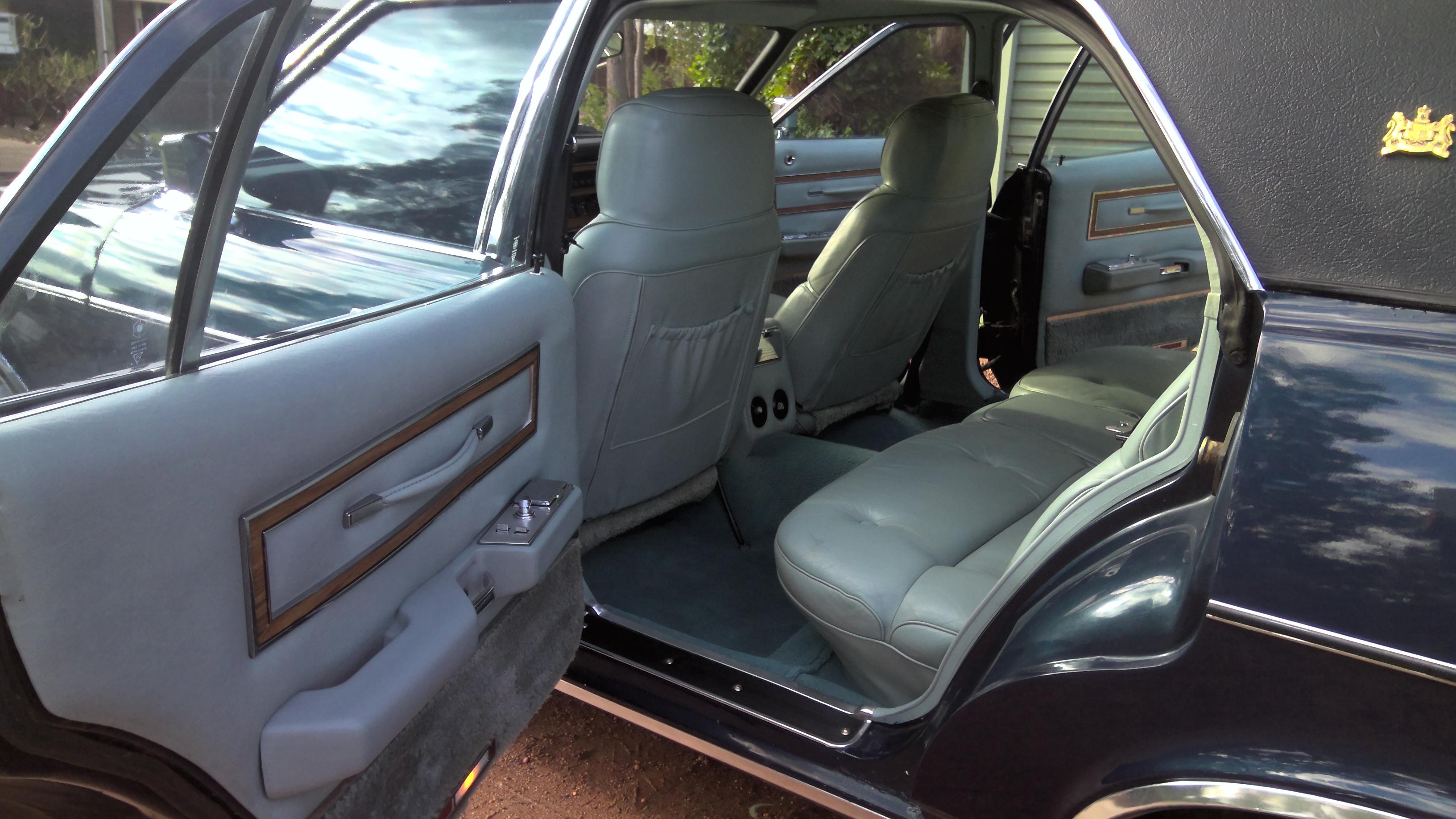 1976 FORD LTD SILVER MONARCH 3 SP AUTOMATIC 4D SEDAN
