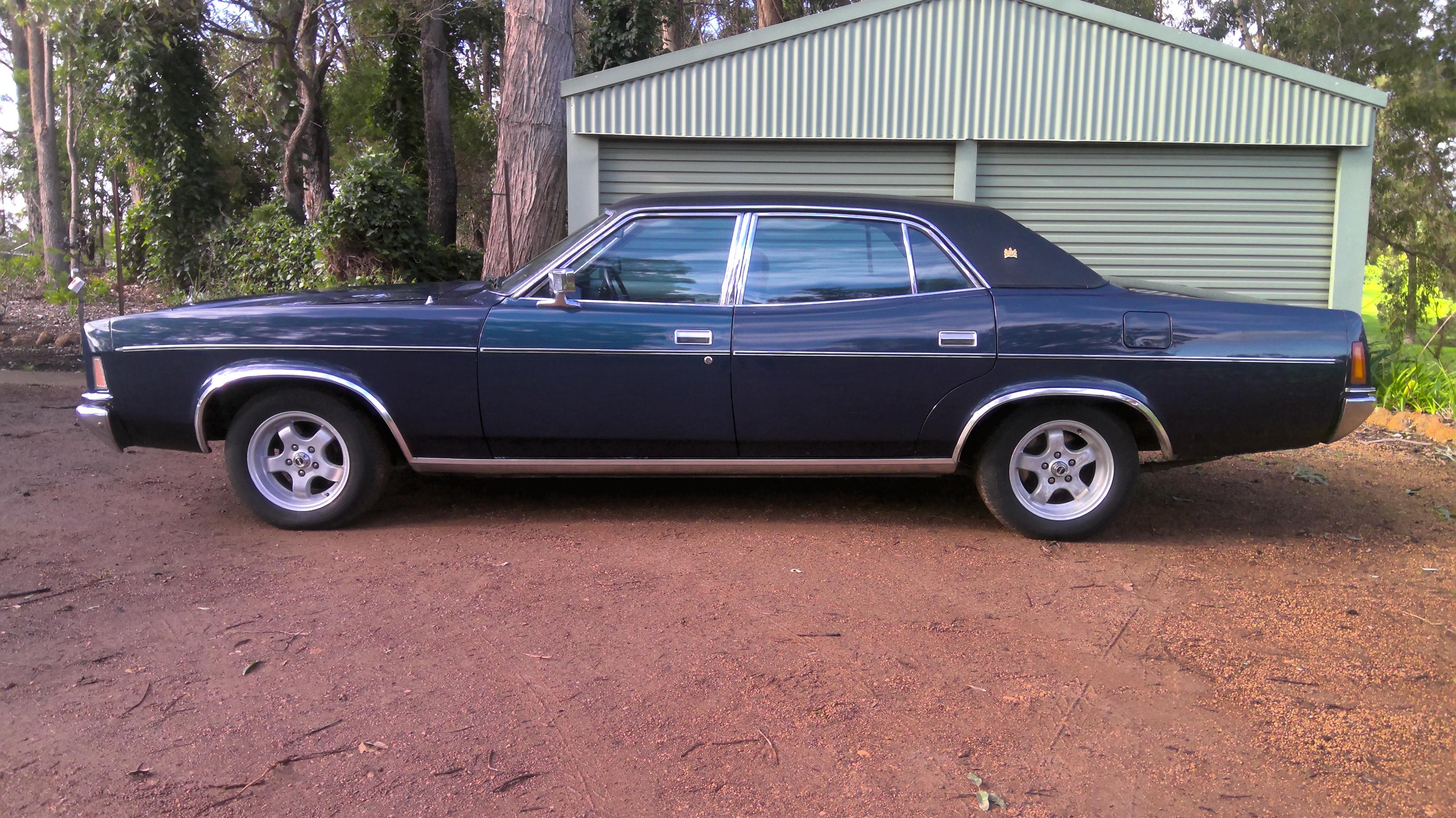 1976 FORD LTD P6 SEDAN 
